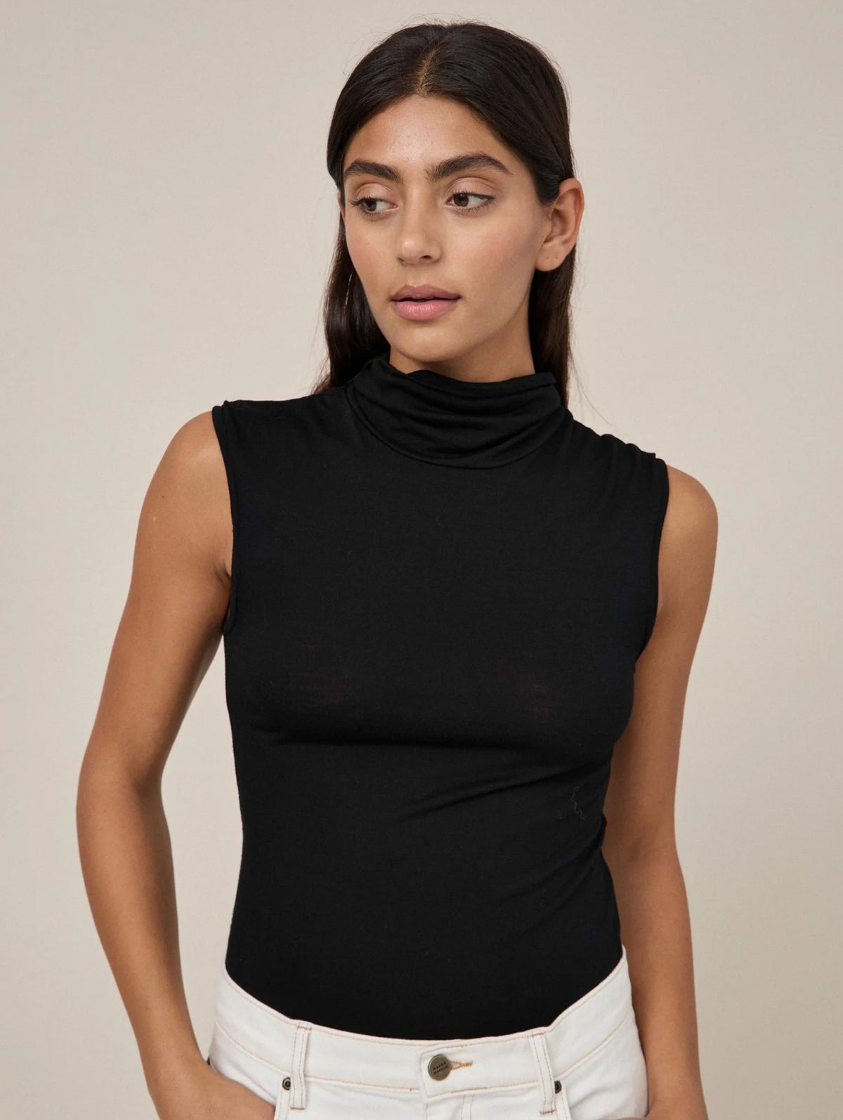 01 Turtleneck Singlet in Black