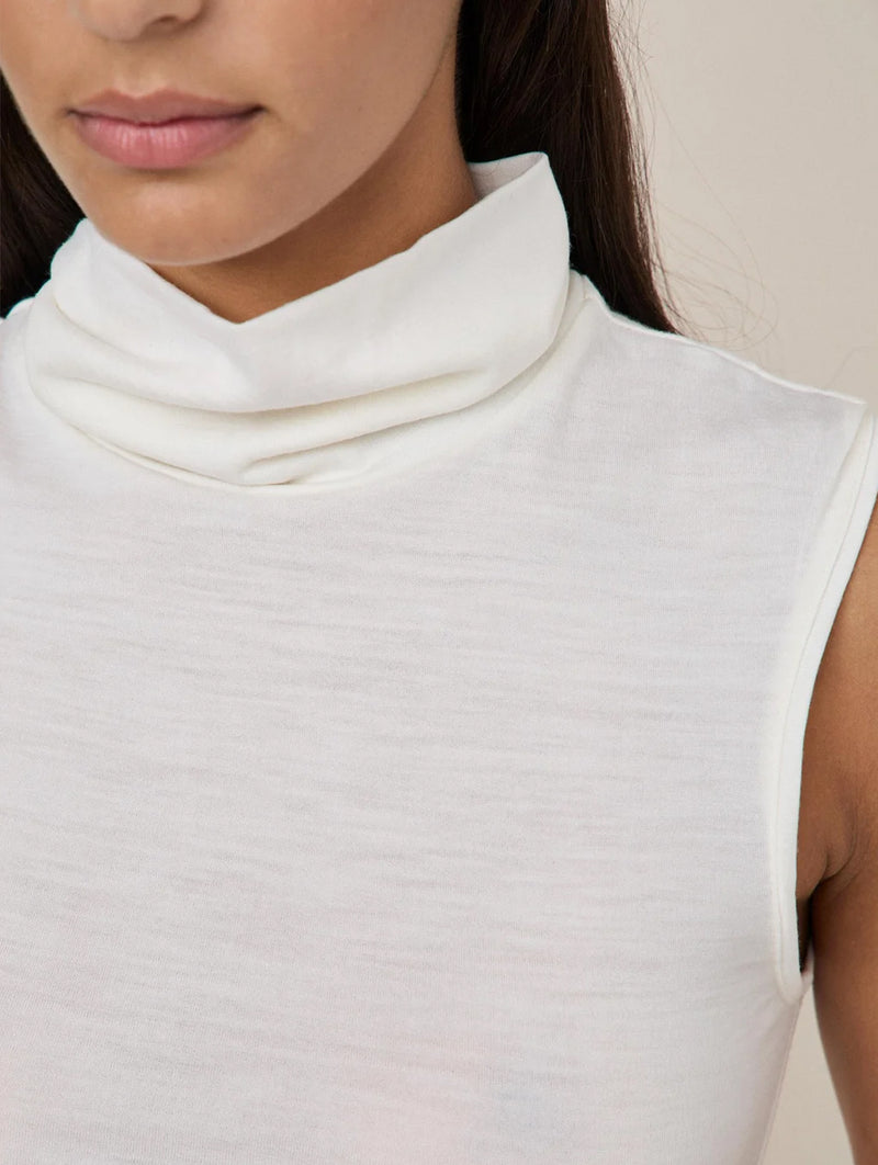 01 Turtleneck Singlet in Ivory