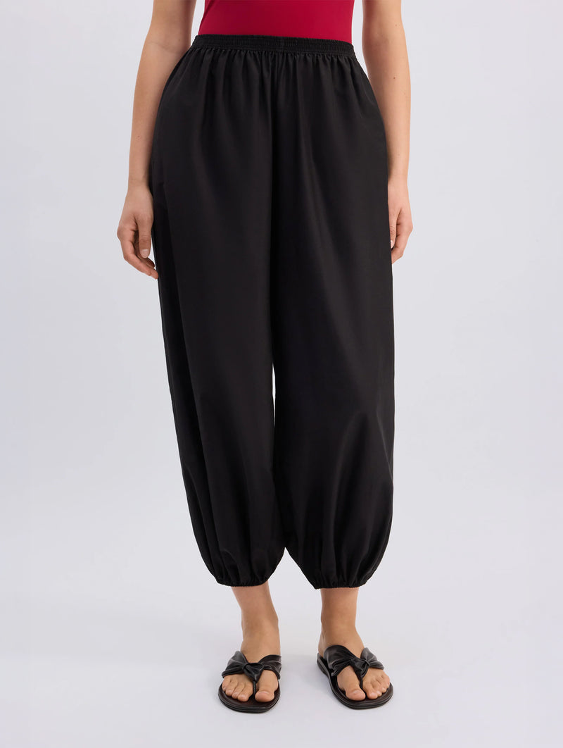 Almaya Balloon Pant in Black