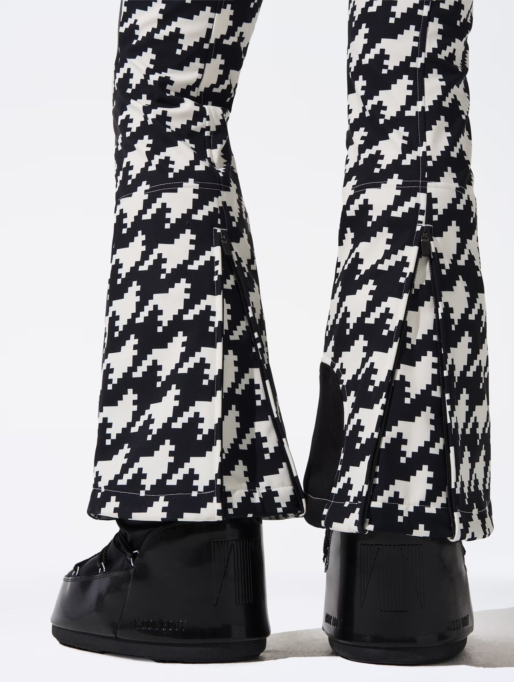 Aurora High-Waist Flare Ski Pants in Houndstooth