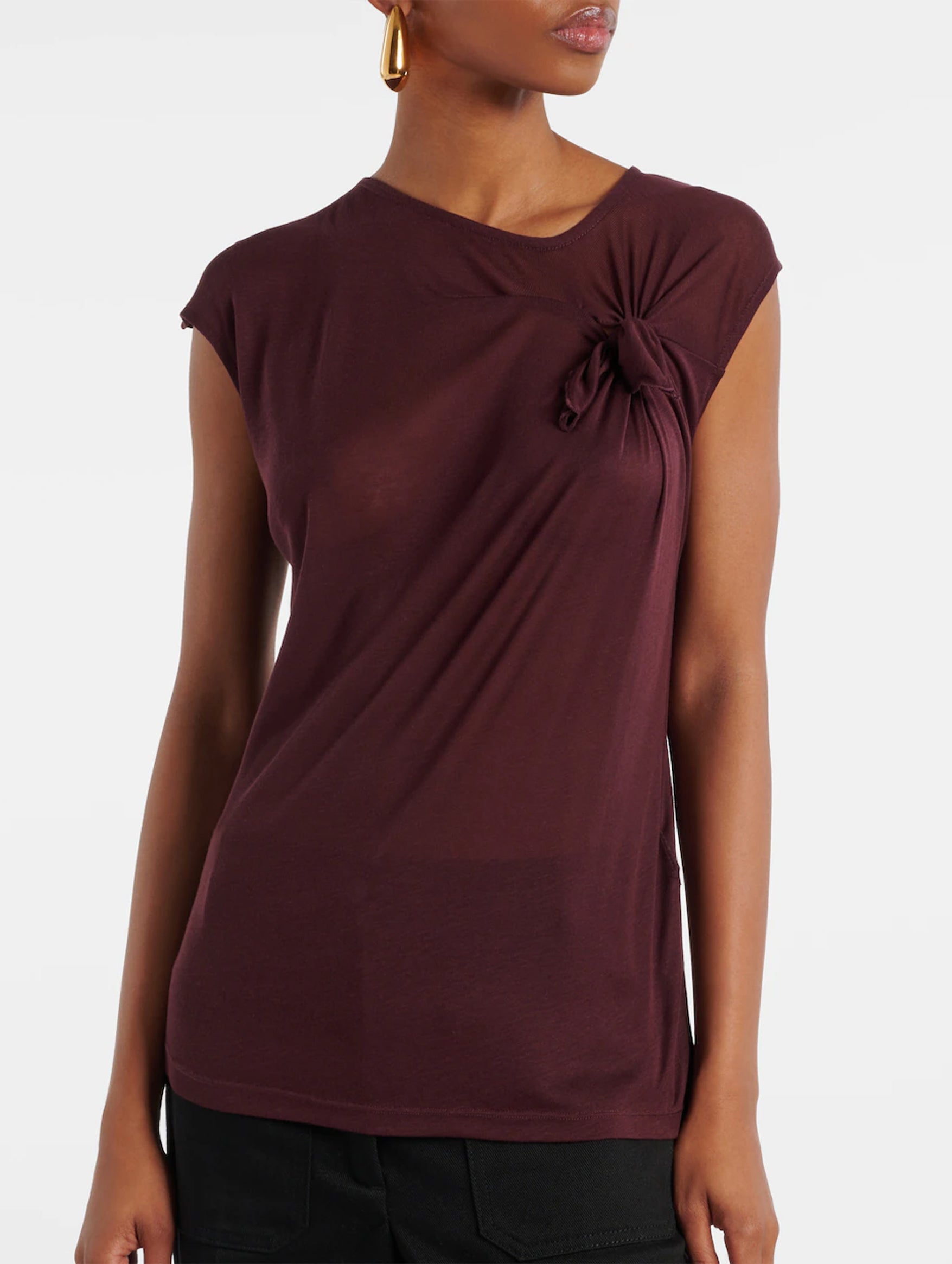 Asymmetric Draped Tank in Port