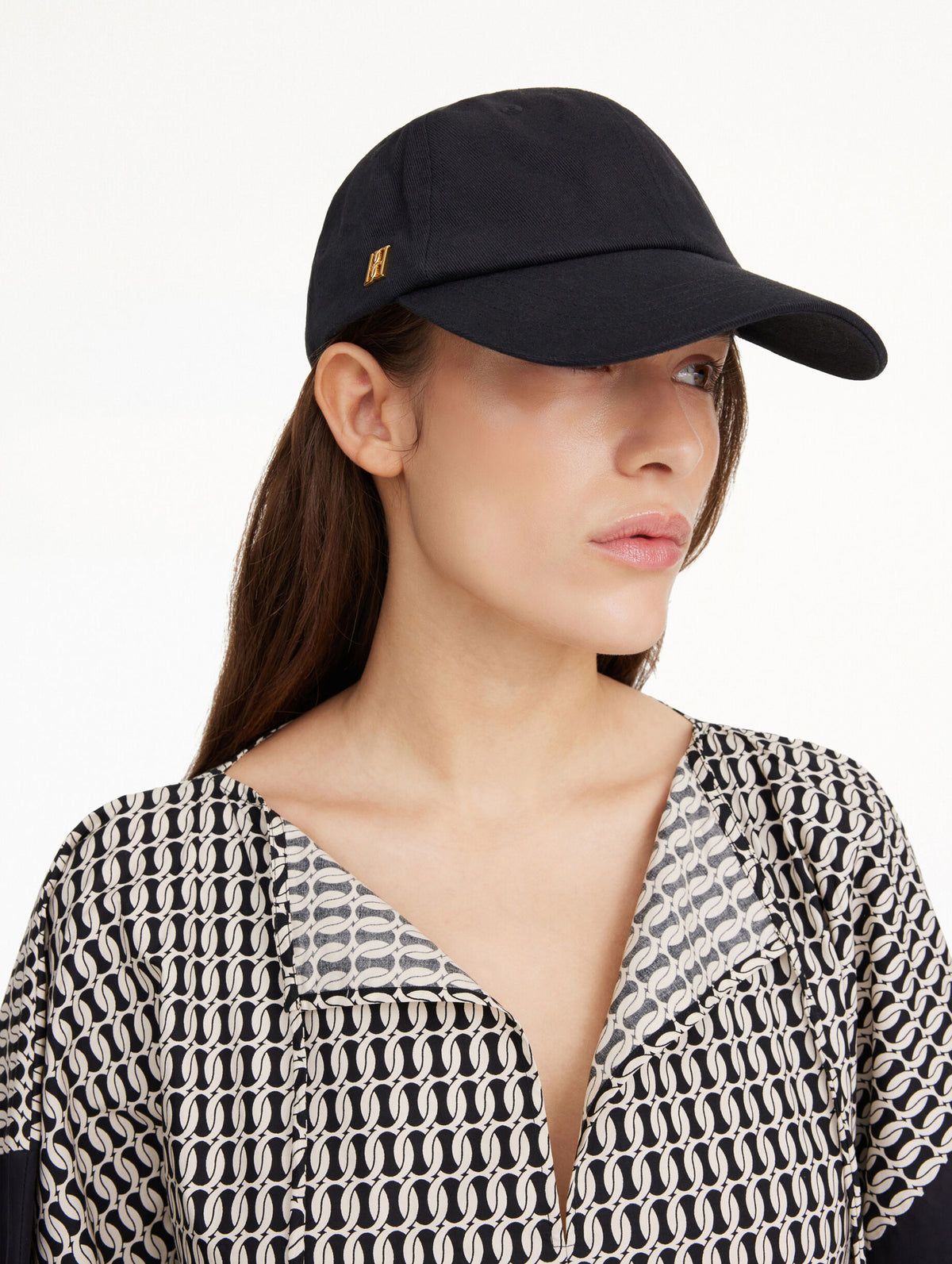 Aubriela Cotton Cap in Black