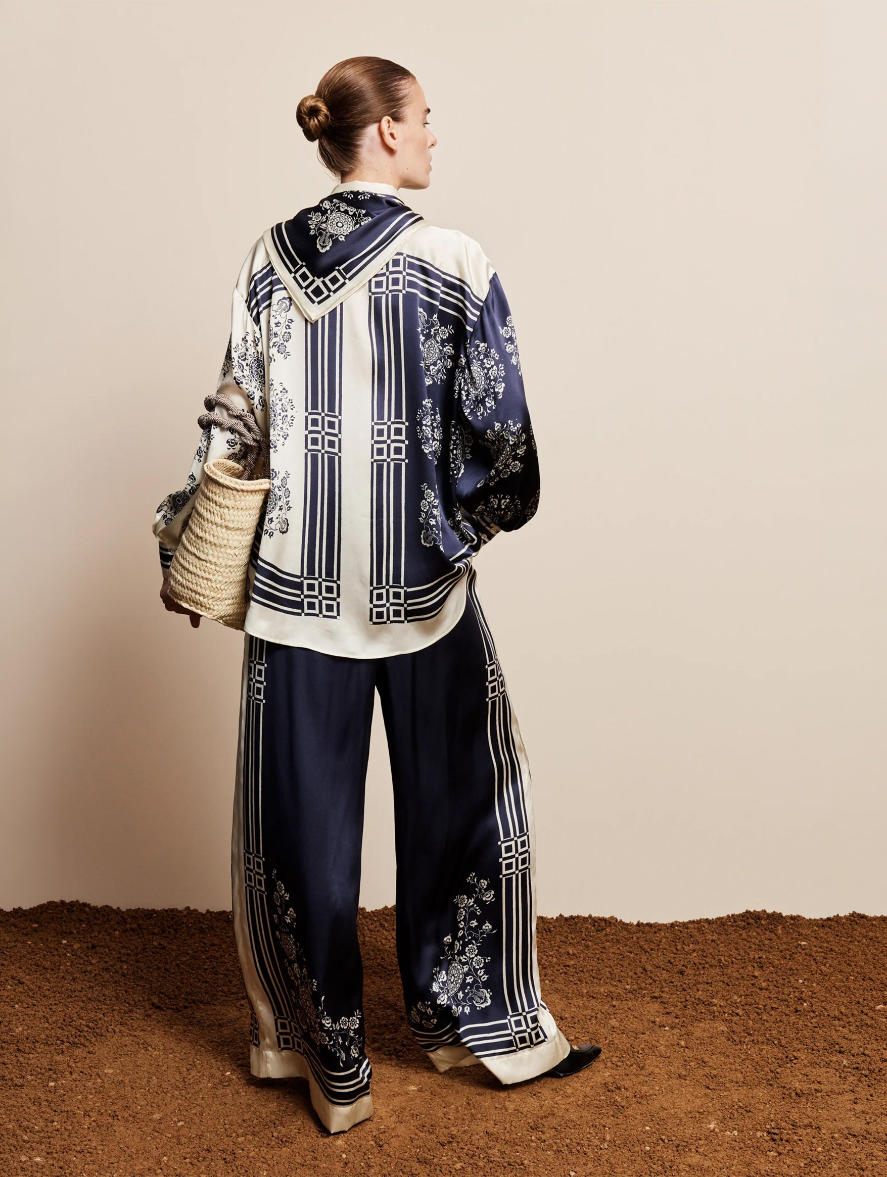 Banderra Silk Pant in Ink