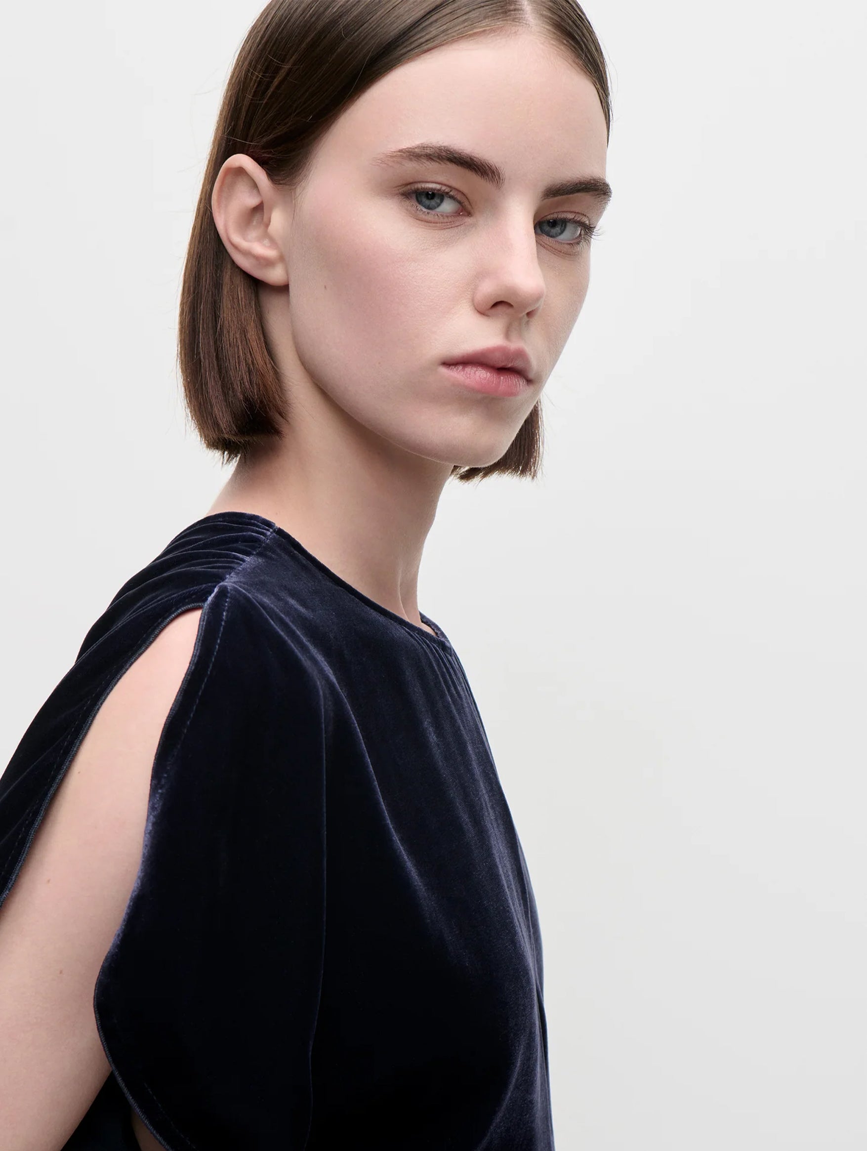 Bela Midi Dress in Navy Velvet