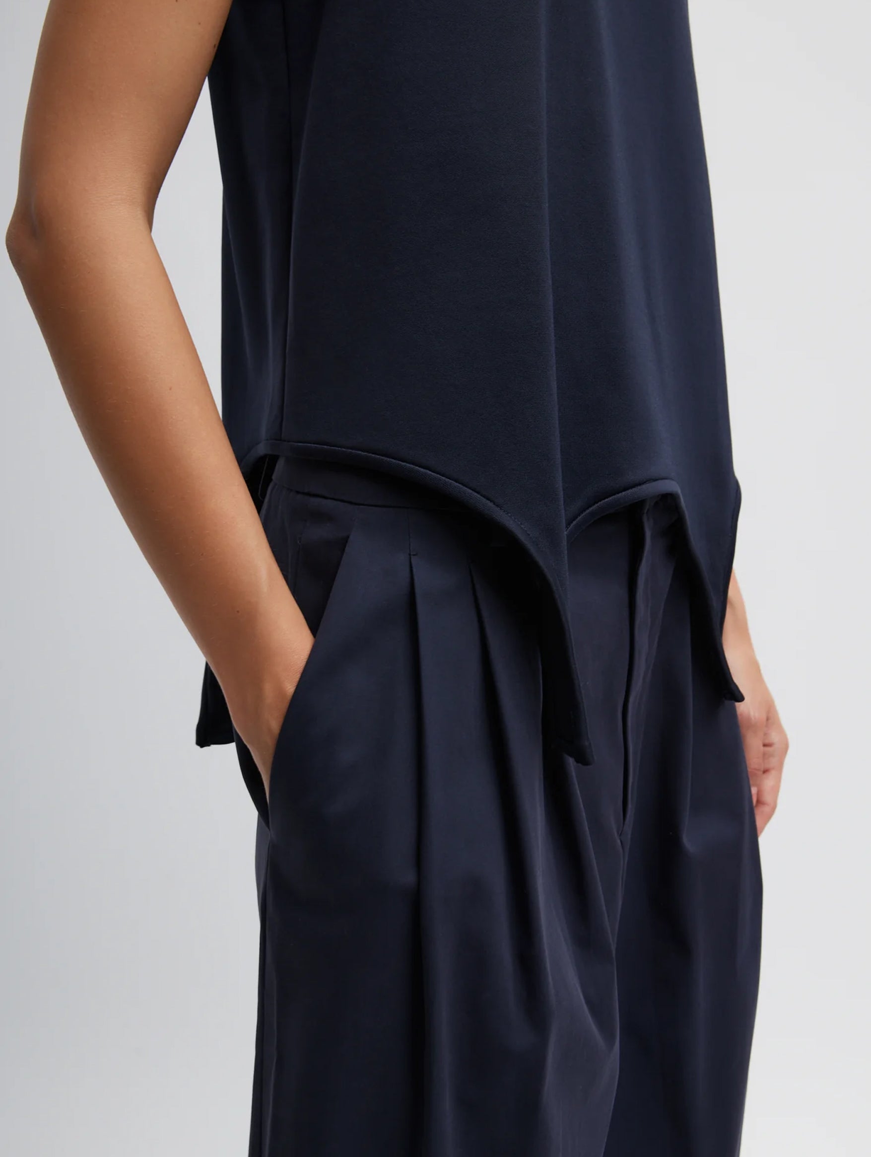 Bio Twill Triple Pleat Skirt in Dark Navy