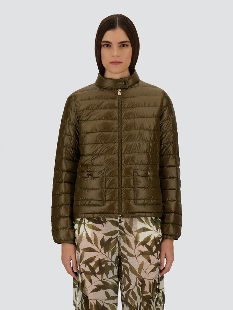 Bomber Jacker in Nylon Ultralight in Military Green
