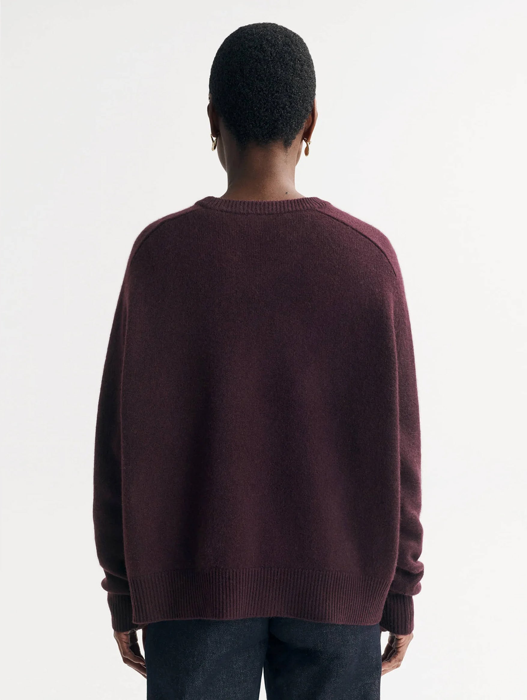 Boyfriend O-Neck Cashmere Sweater in Mulberry