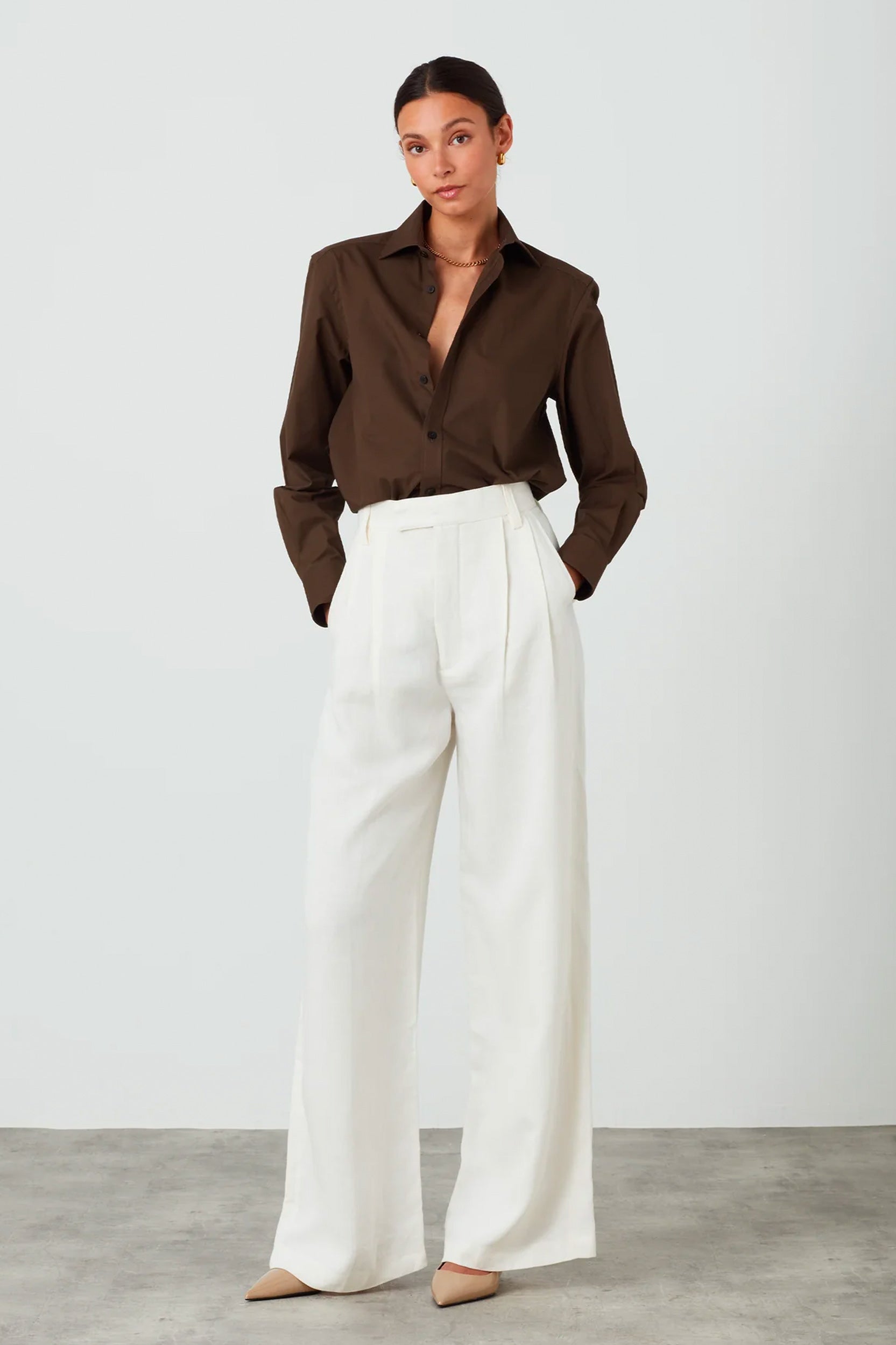 The Boyfriend Shirt in Fine Poplin Chocolate