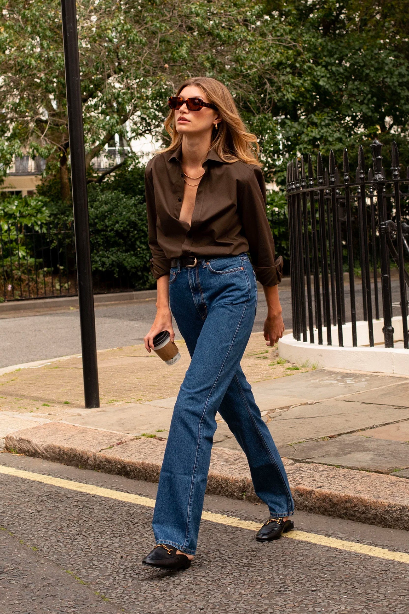 The Boyfriend Shirt in Fine Poplin Chocolate