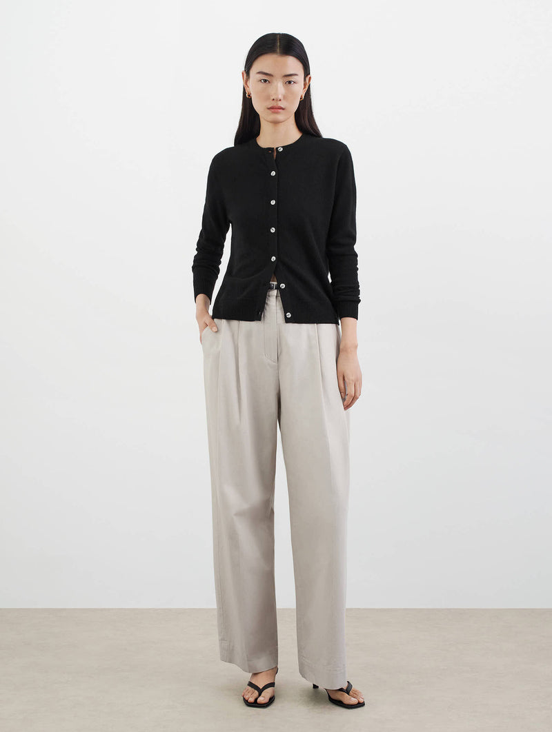 Classic Cashmere Cardigan in Black