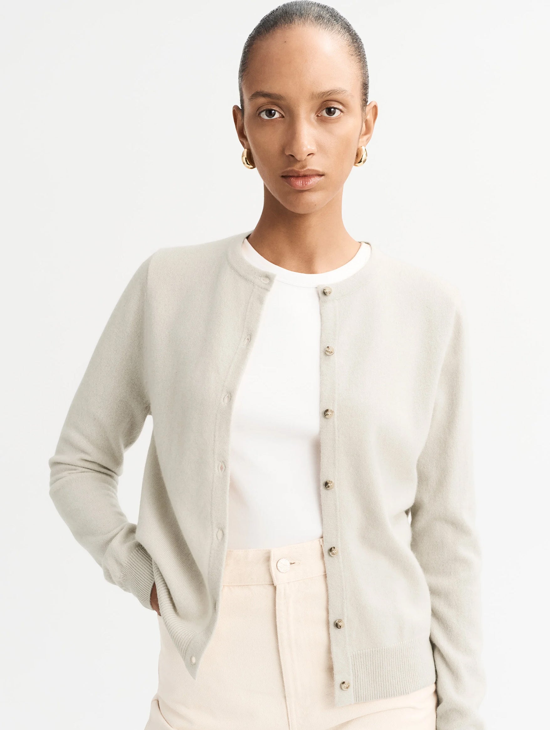 Classic Cashmere Cardigan in Chalk