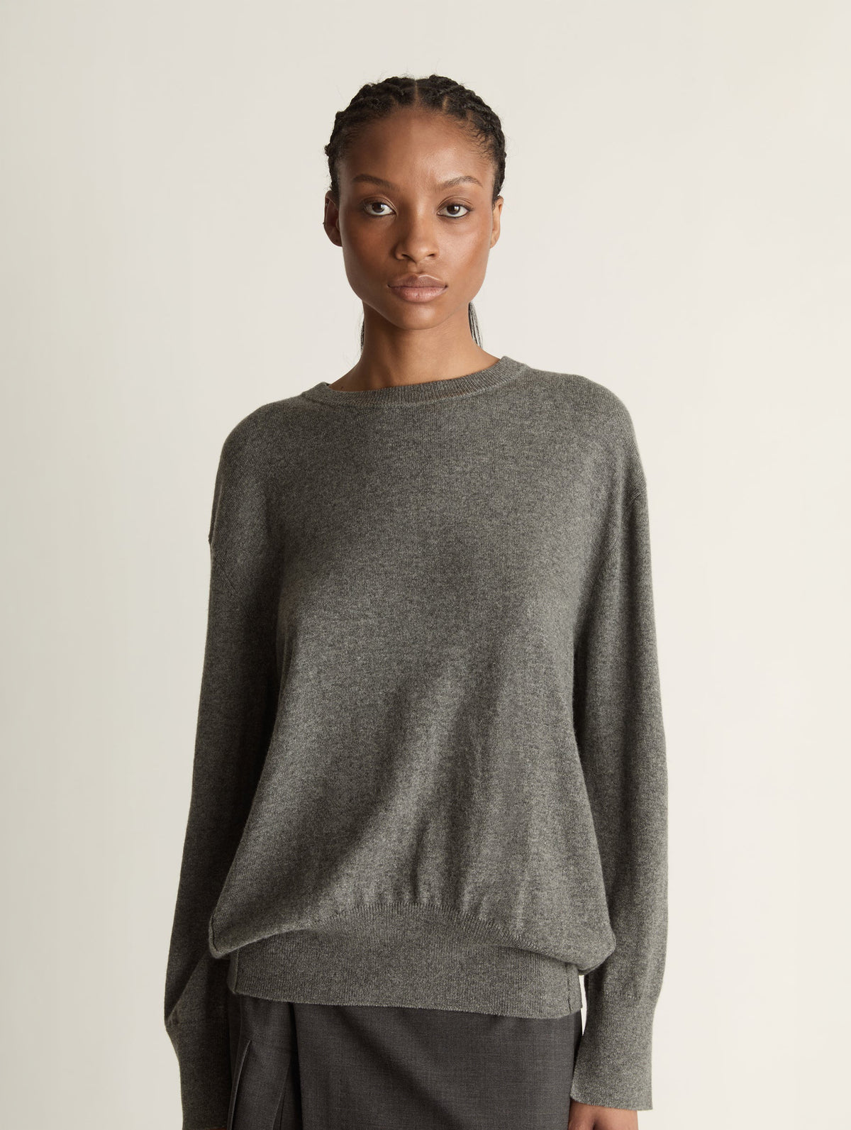 Cashmere Crewneck in Dark Grey