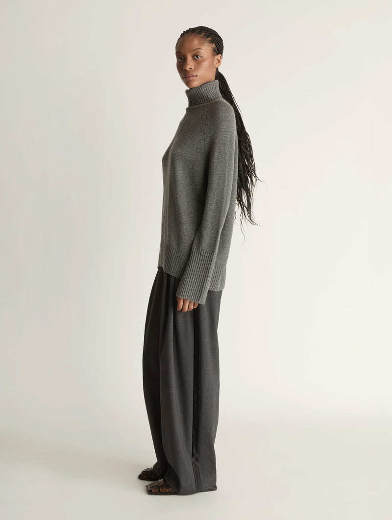 Cashmere Turtleneck in Dark Grey