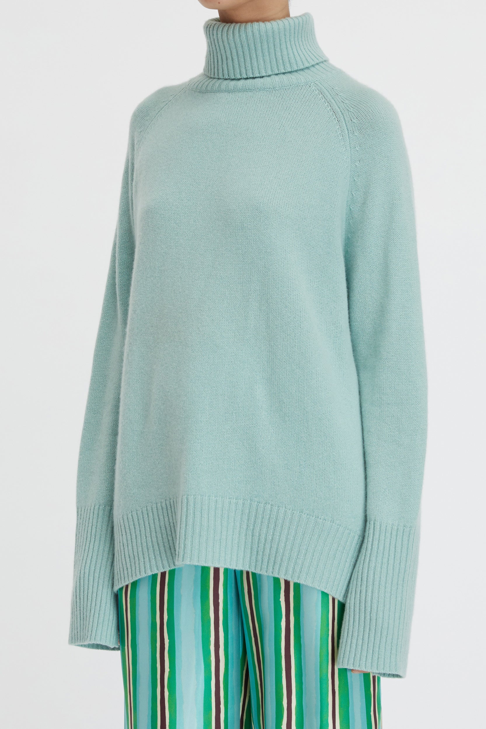 Cashmere Turtleneck in Seafoam