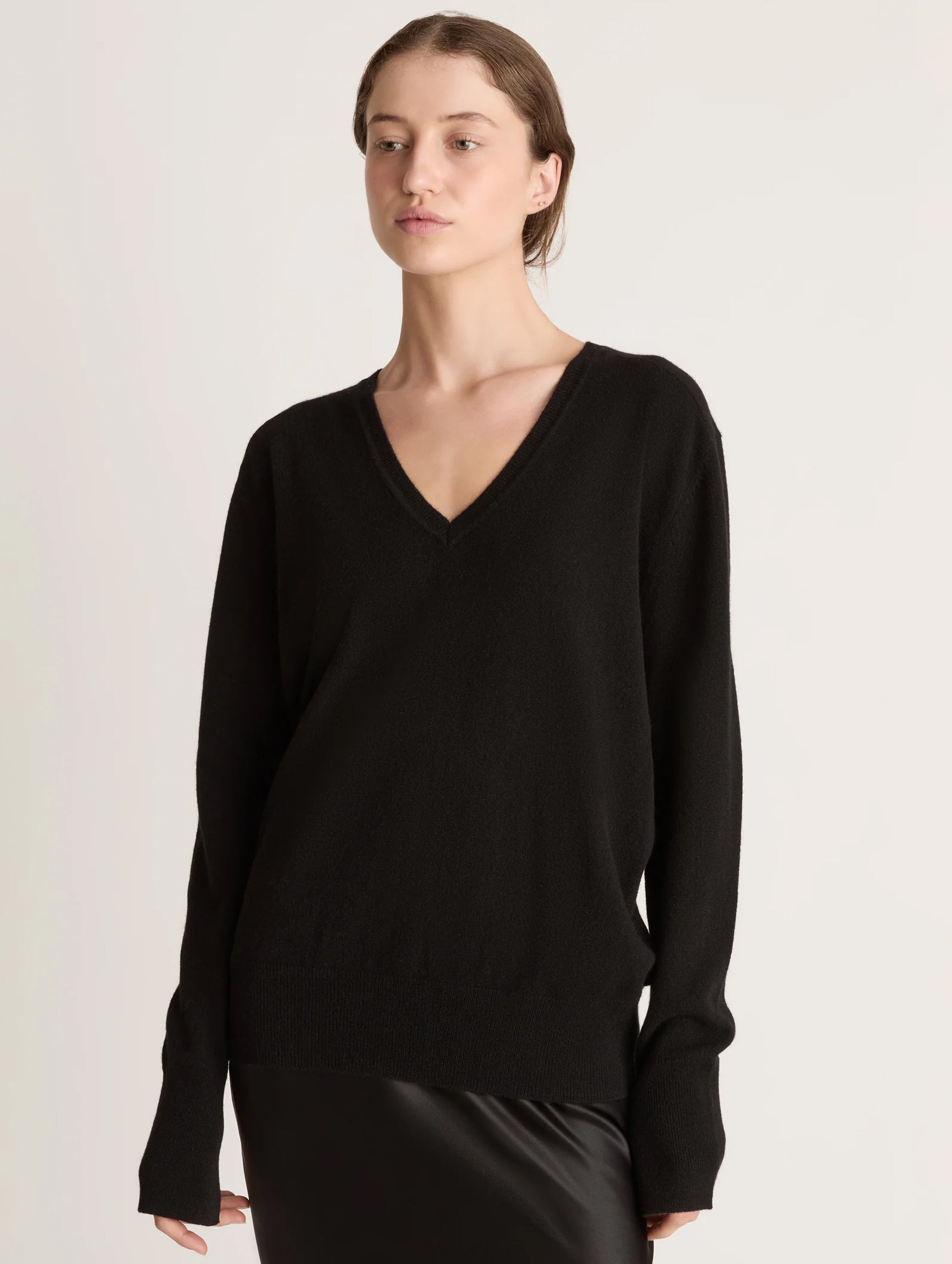 Cashmere V Neck Sweater in Black