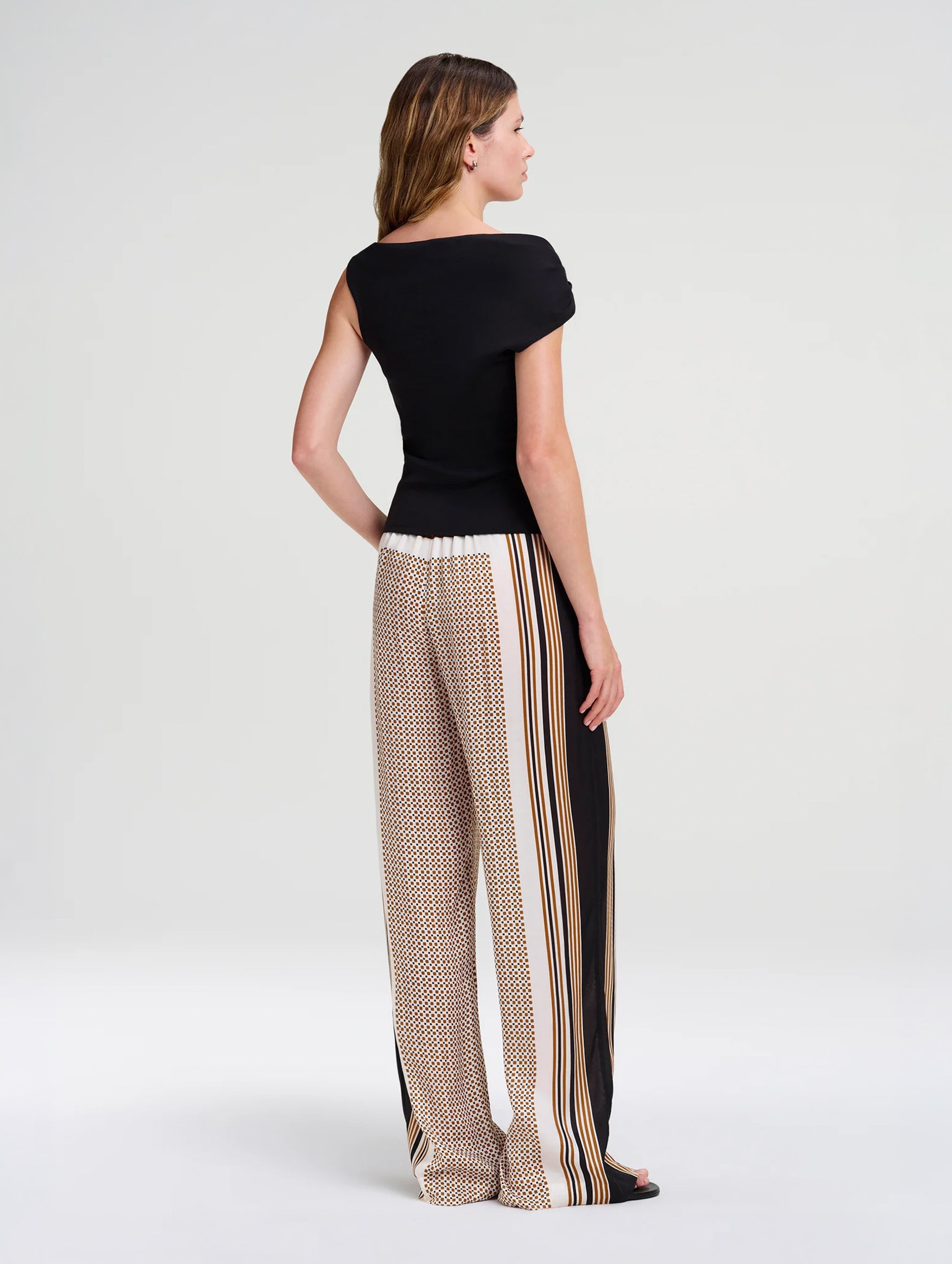 Cece Off-Shoulder Tee in Black