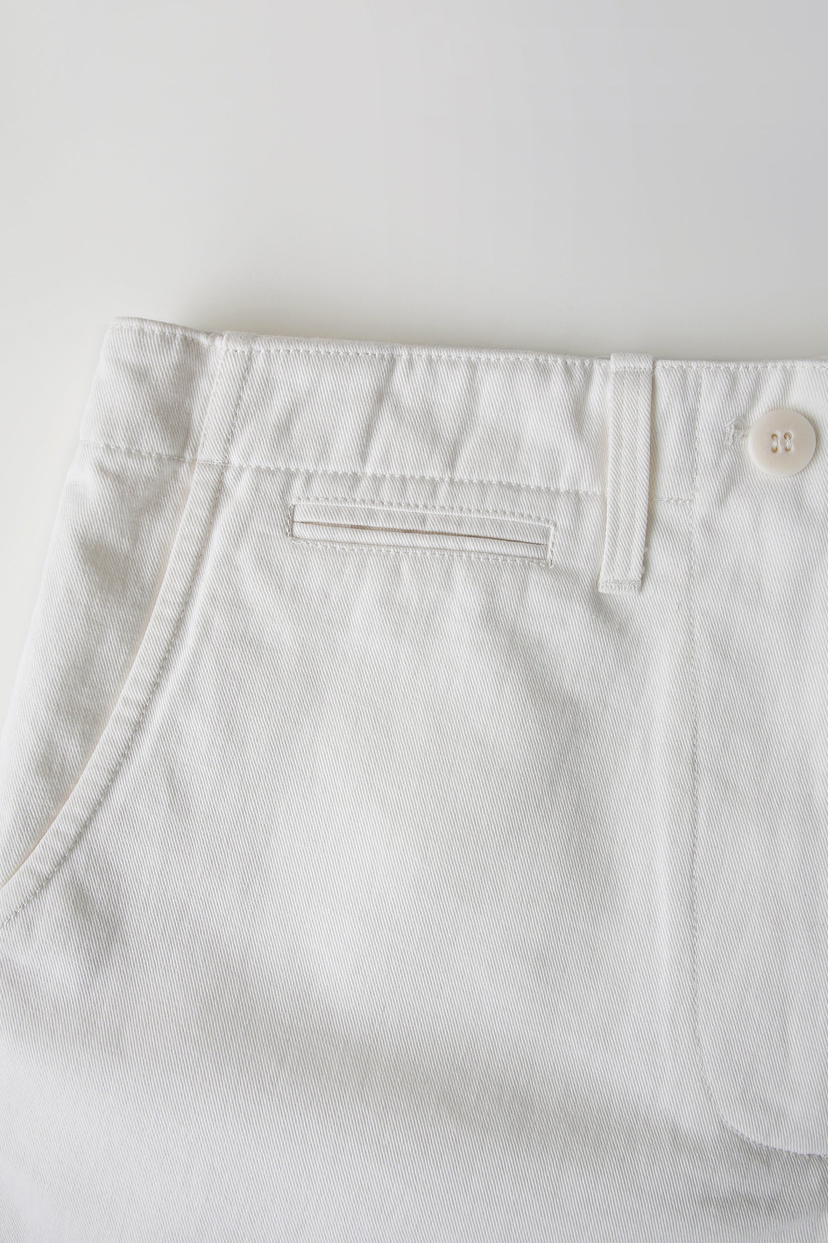 Chino Mini Cotton Short in White