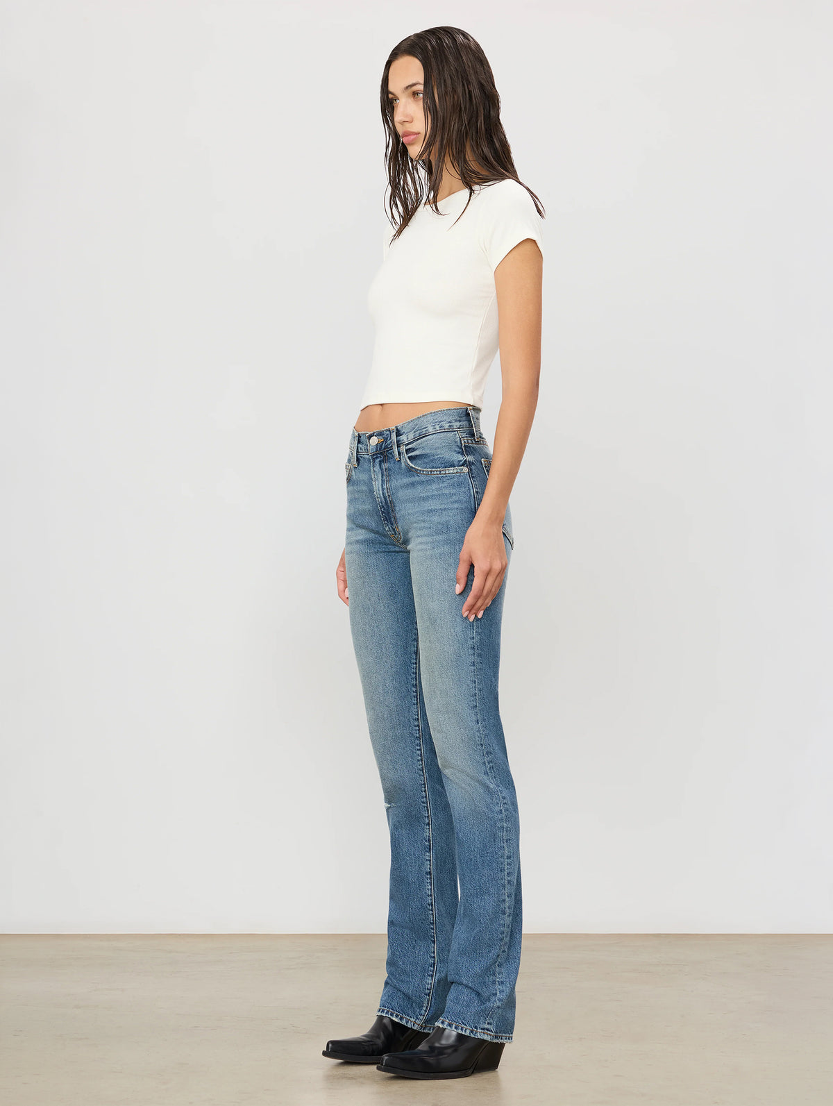 Chloe Straight Jean in Medium Indigo