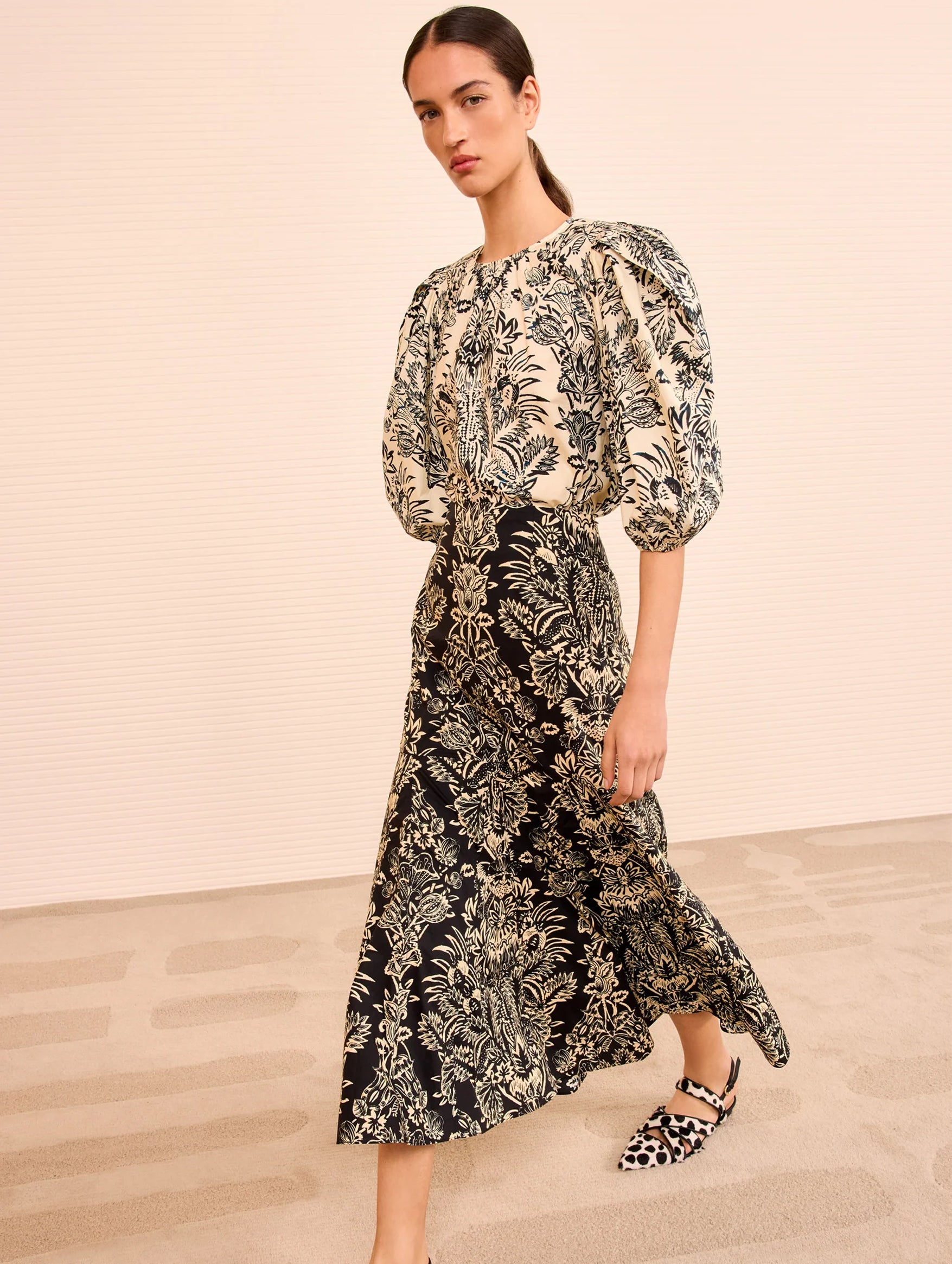 Clarisse Trumpet Midi Skirt in Noir Flora