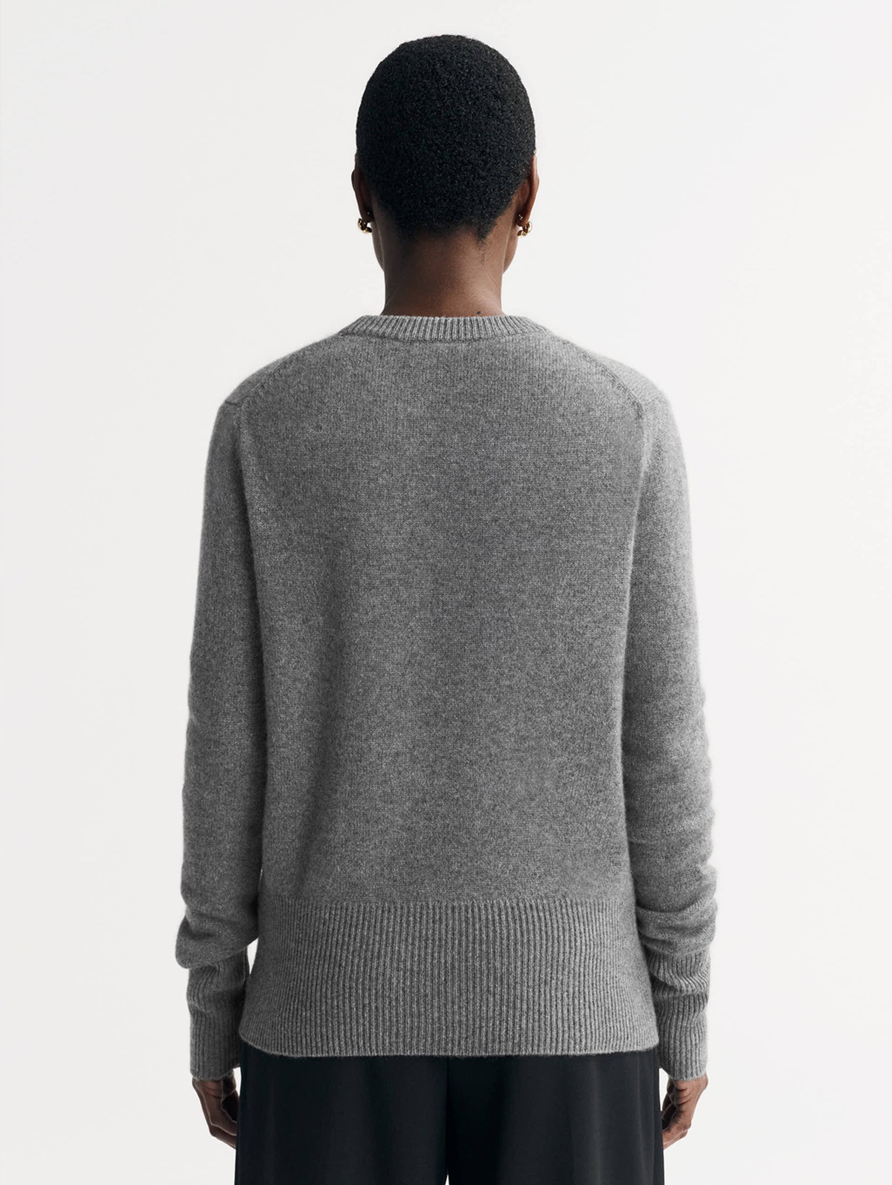 Classic Cashmere Crewneck in Grey