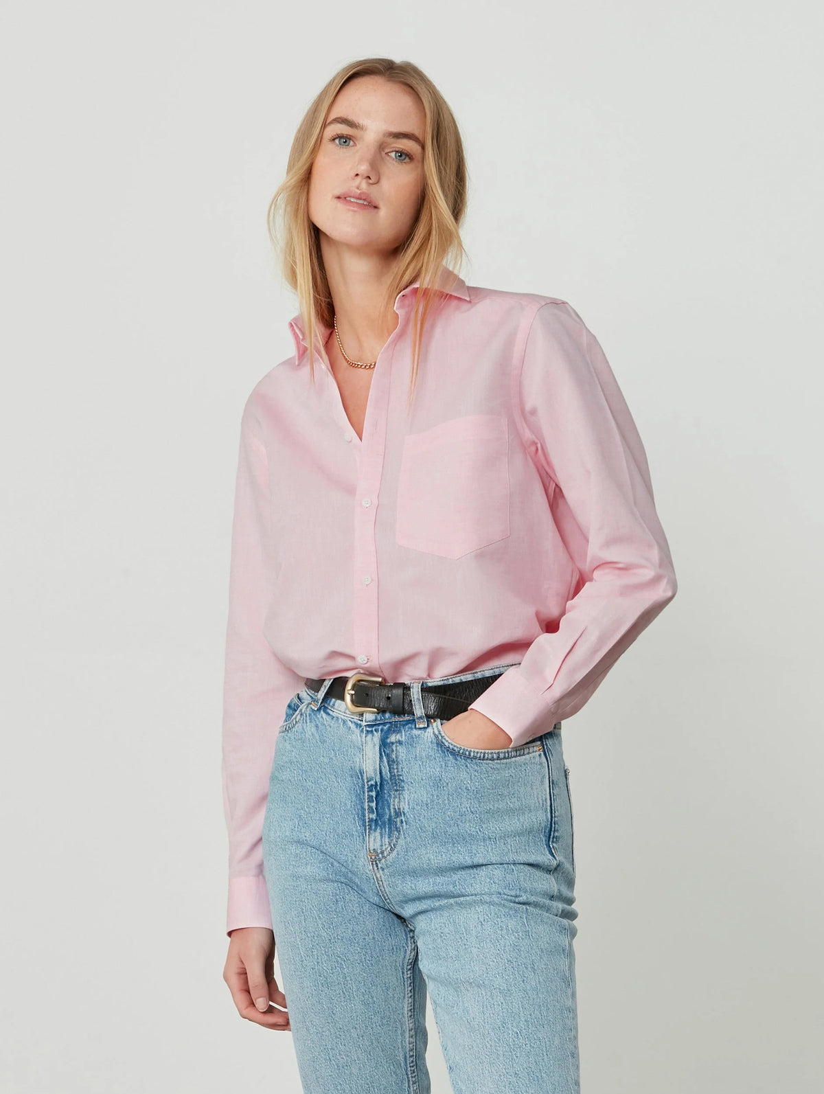 The Classic Cotton and Linen Shirt in Rose Pink