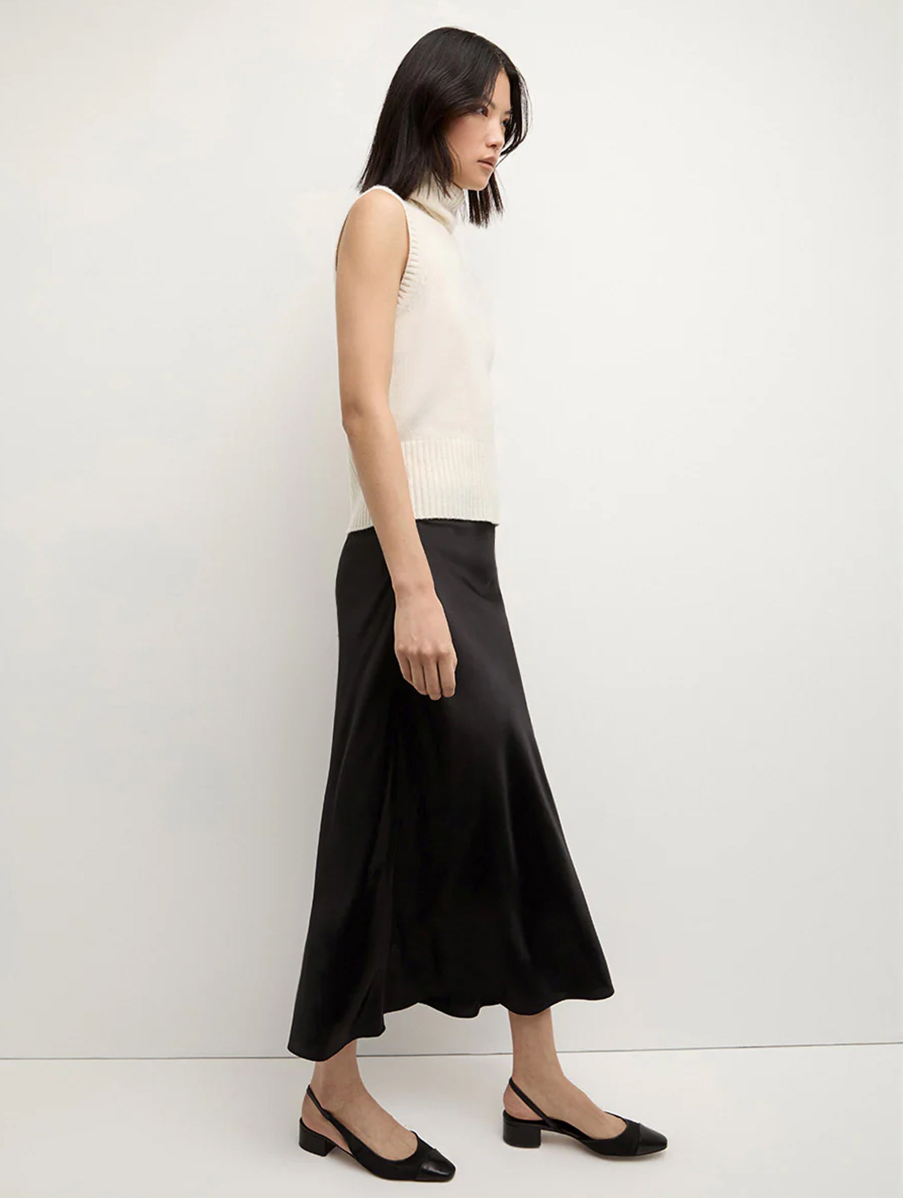 Clover Stretch-Silk Skirt in Black