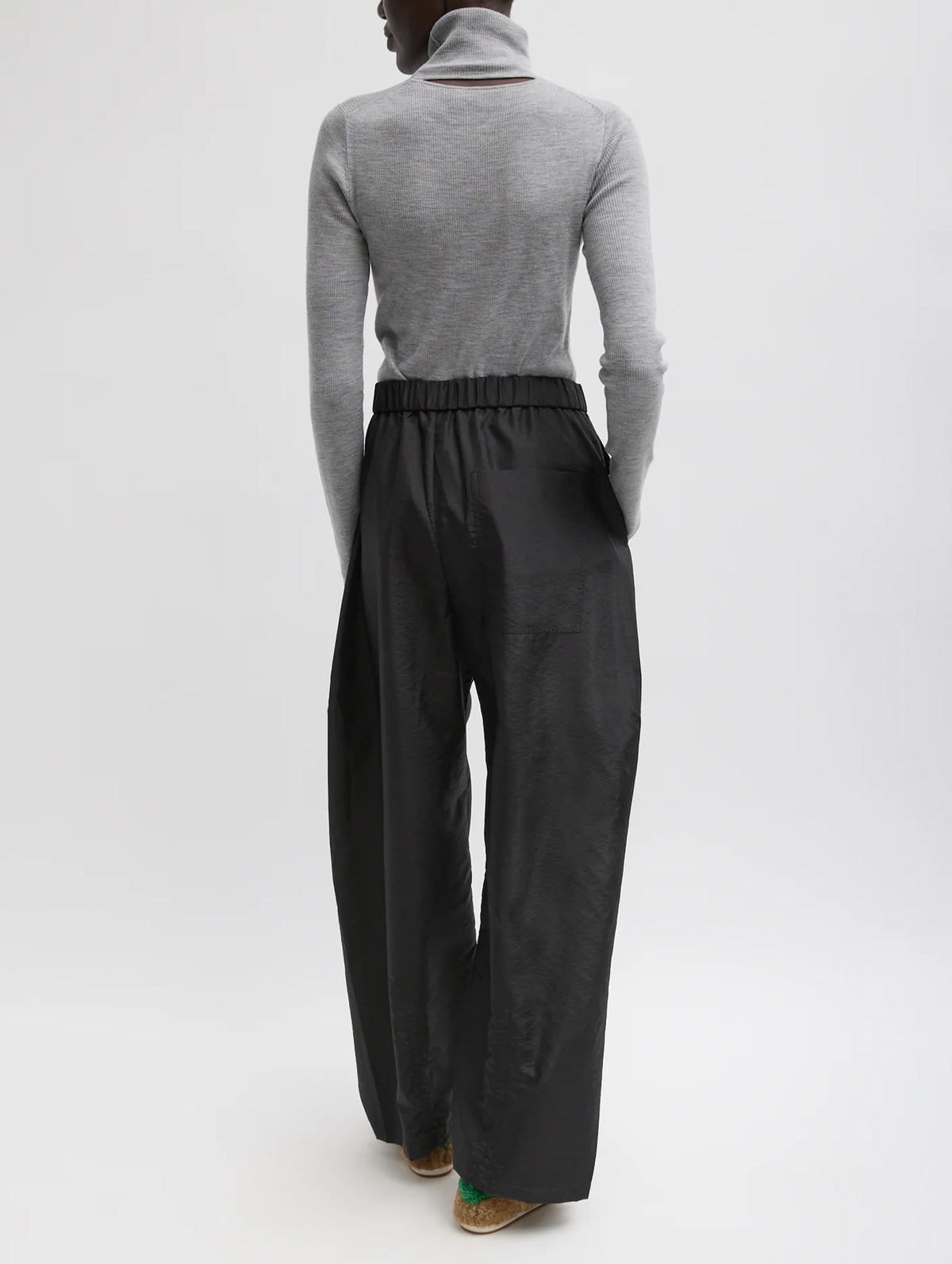 Crispy Nylon Short Winslow Pant in Black