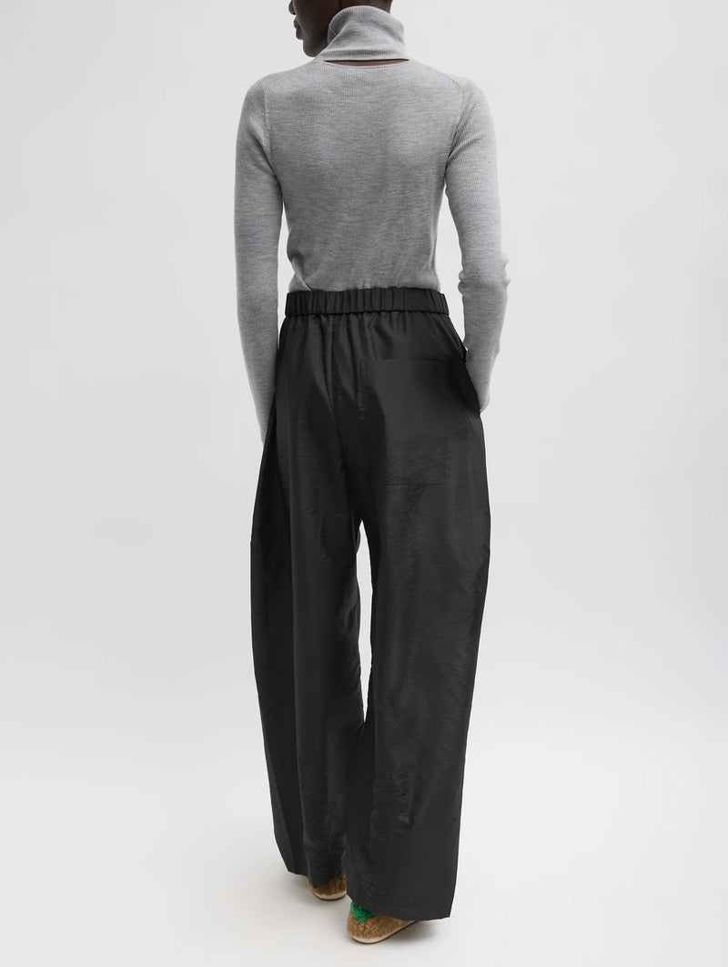 Crispy Nylon Short Winslow Pant in Black