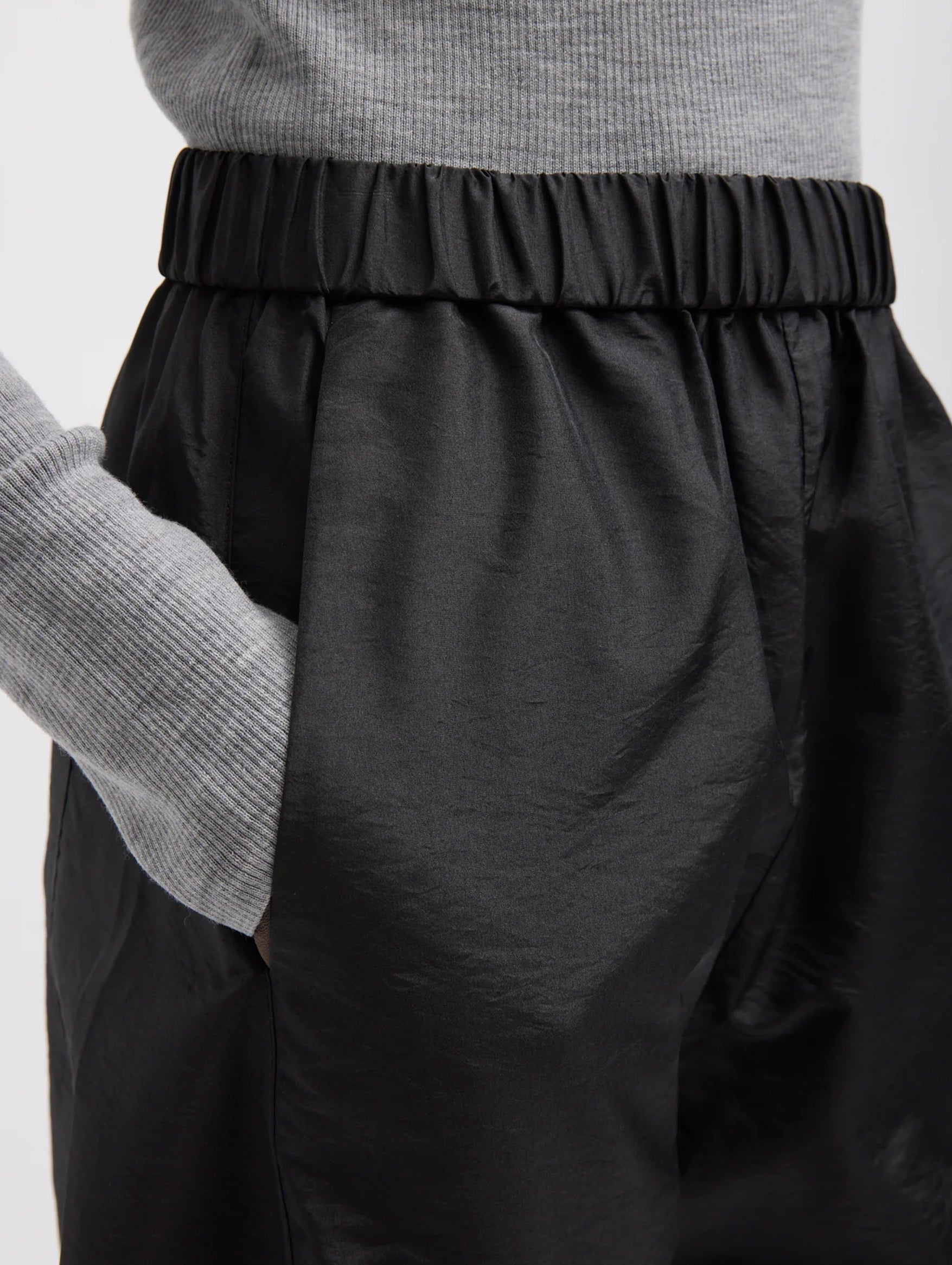 Crispy Nylon Short Winslow Pant in Black