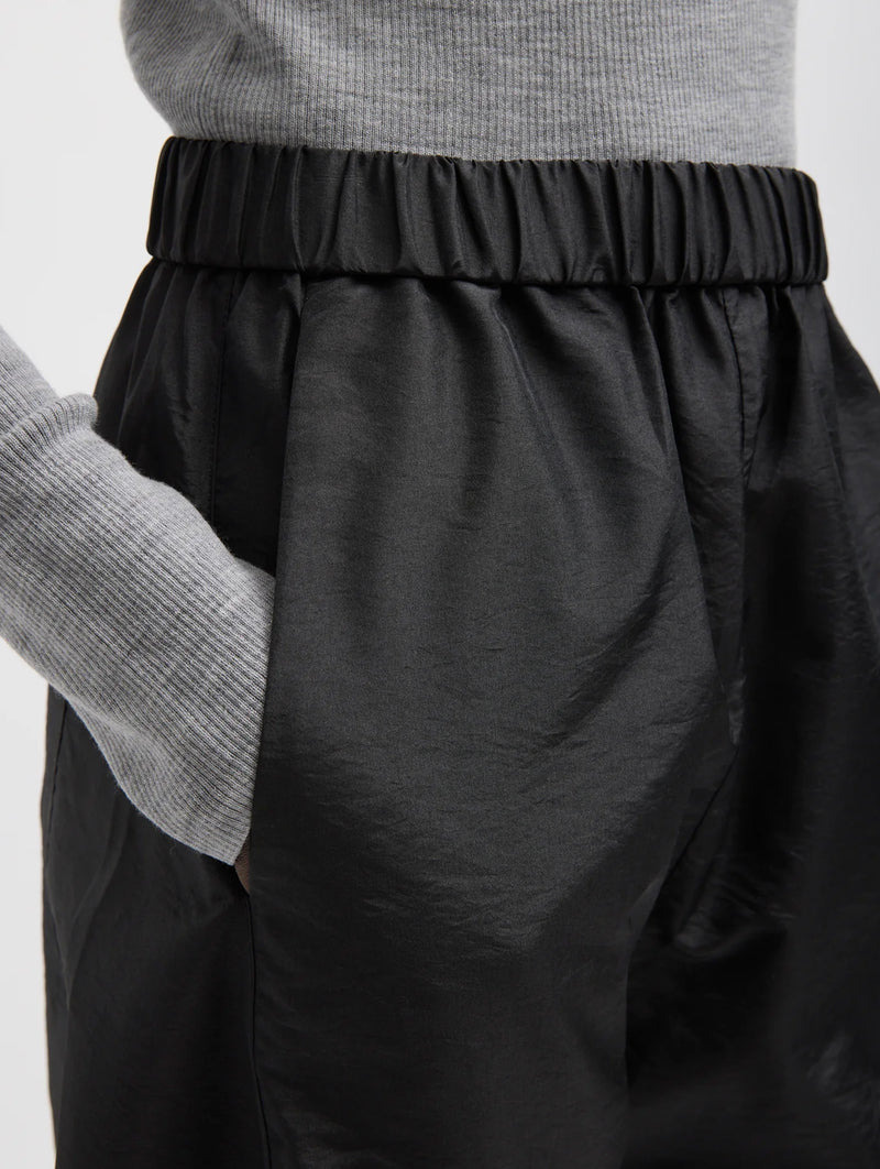 Crispy Nylon Short Winslow Pant in Black