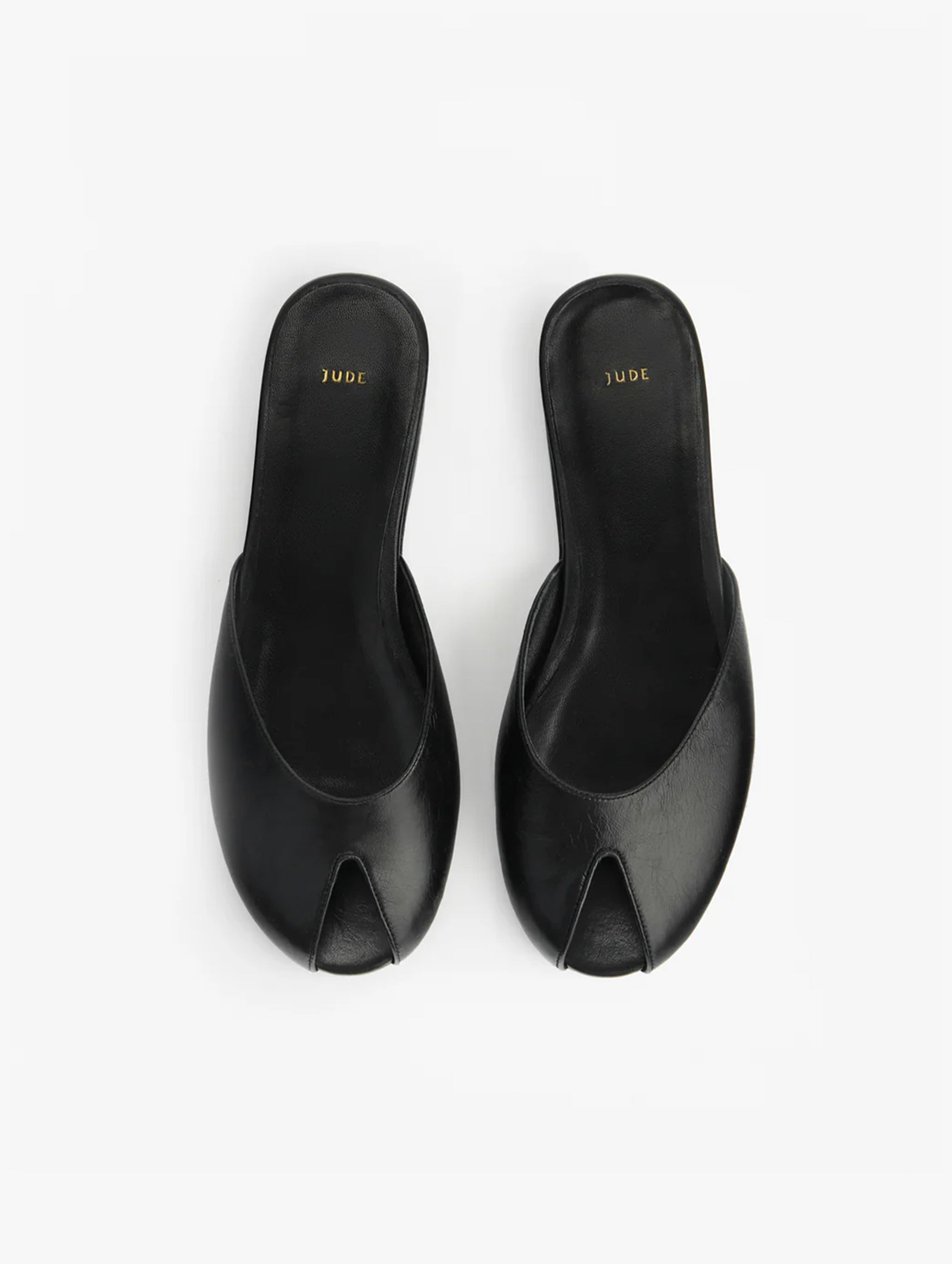 Date Flat in Black Creased Leather