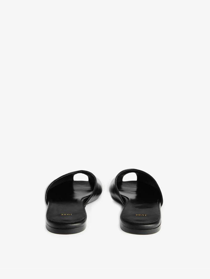 Date Flat in Black Creased Leather