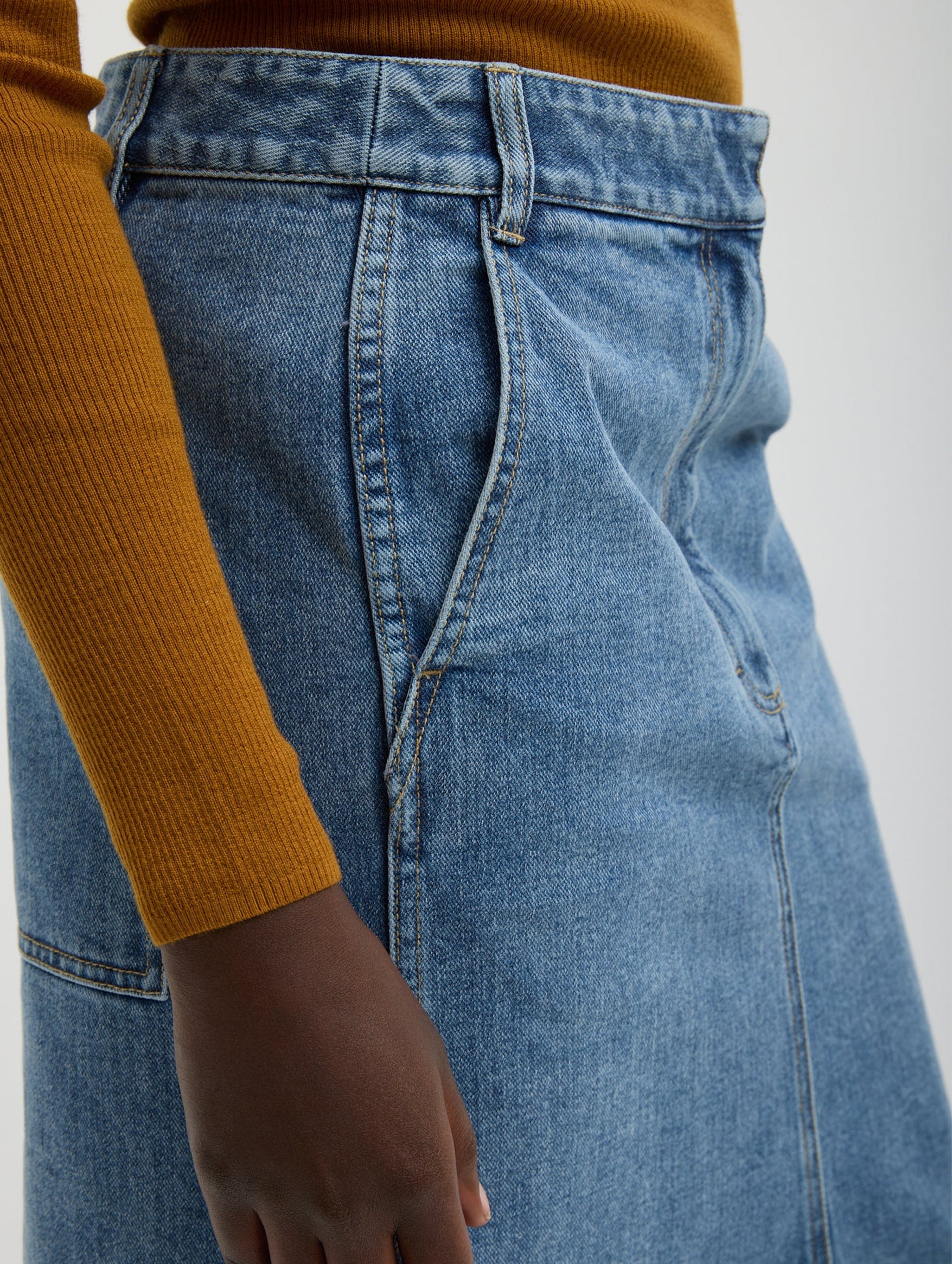 Classic Denim Sculpted Silke Skirt in Classic Blue