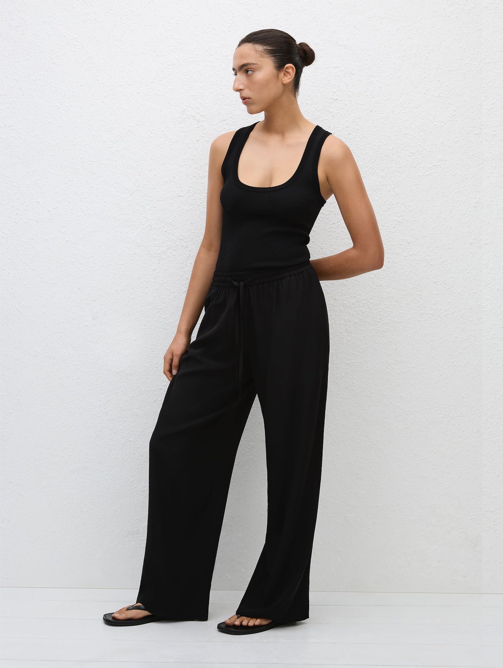 Drawstring Trouser in Black