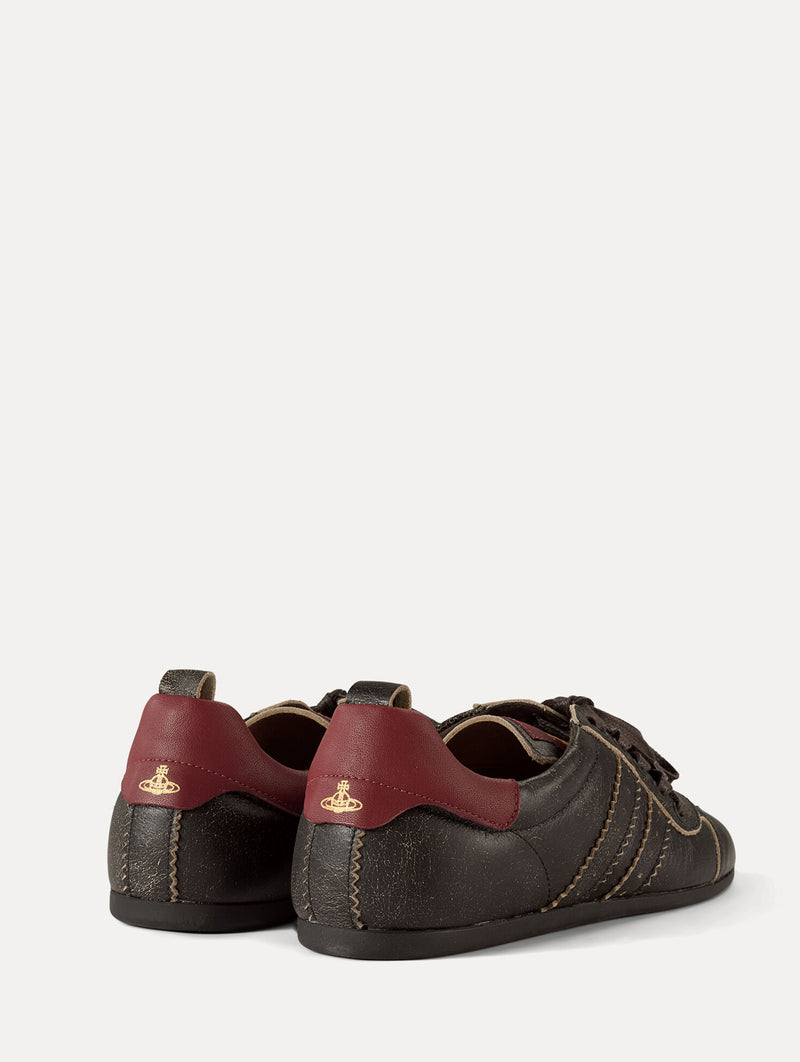 Drunken Trainer in Off Black