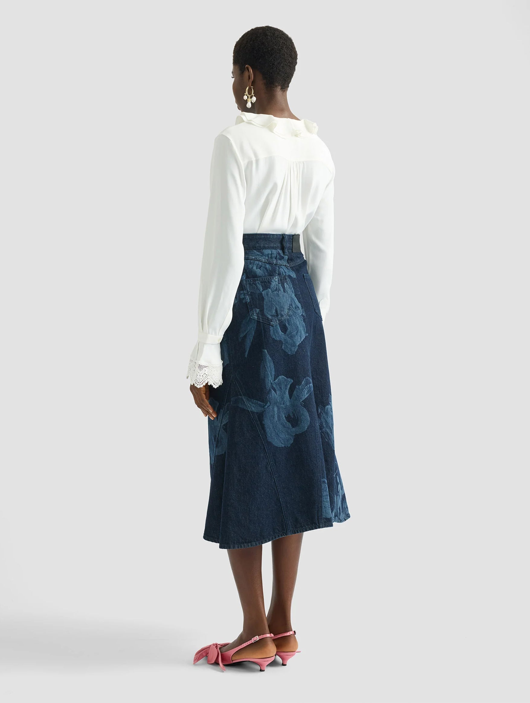 Fluted Midi Skirt in Dutch Flower Painting Indigo
