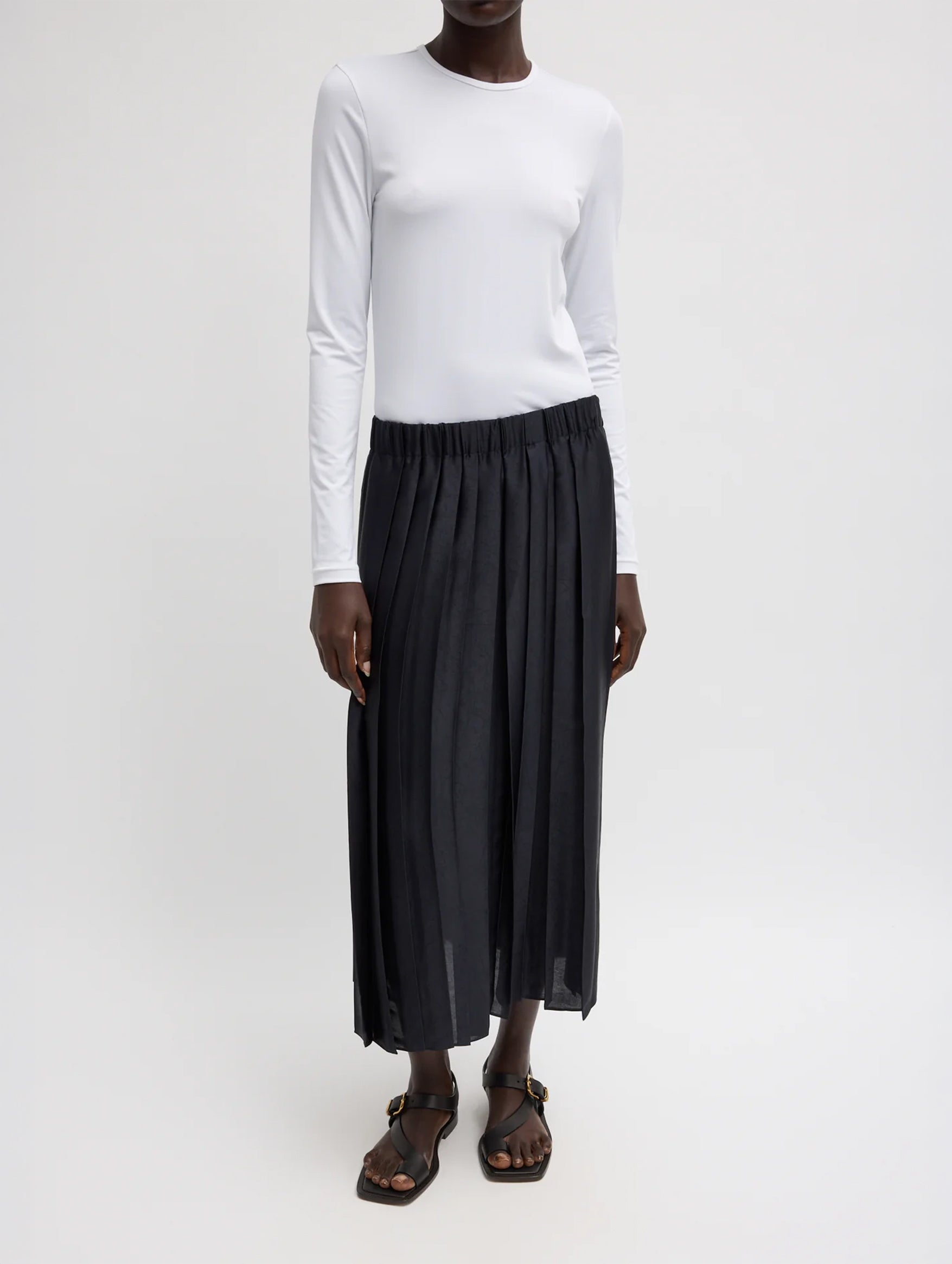 Feather Weight Pleated Pull On Skirt in Black