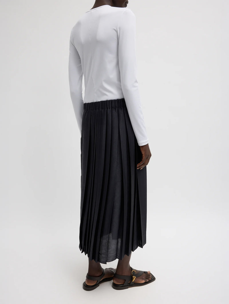 Feather Weight Pleated Pull On Skirt in Black