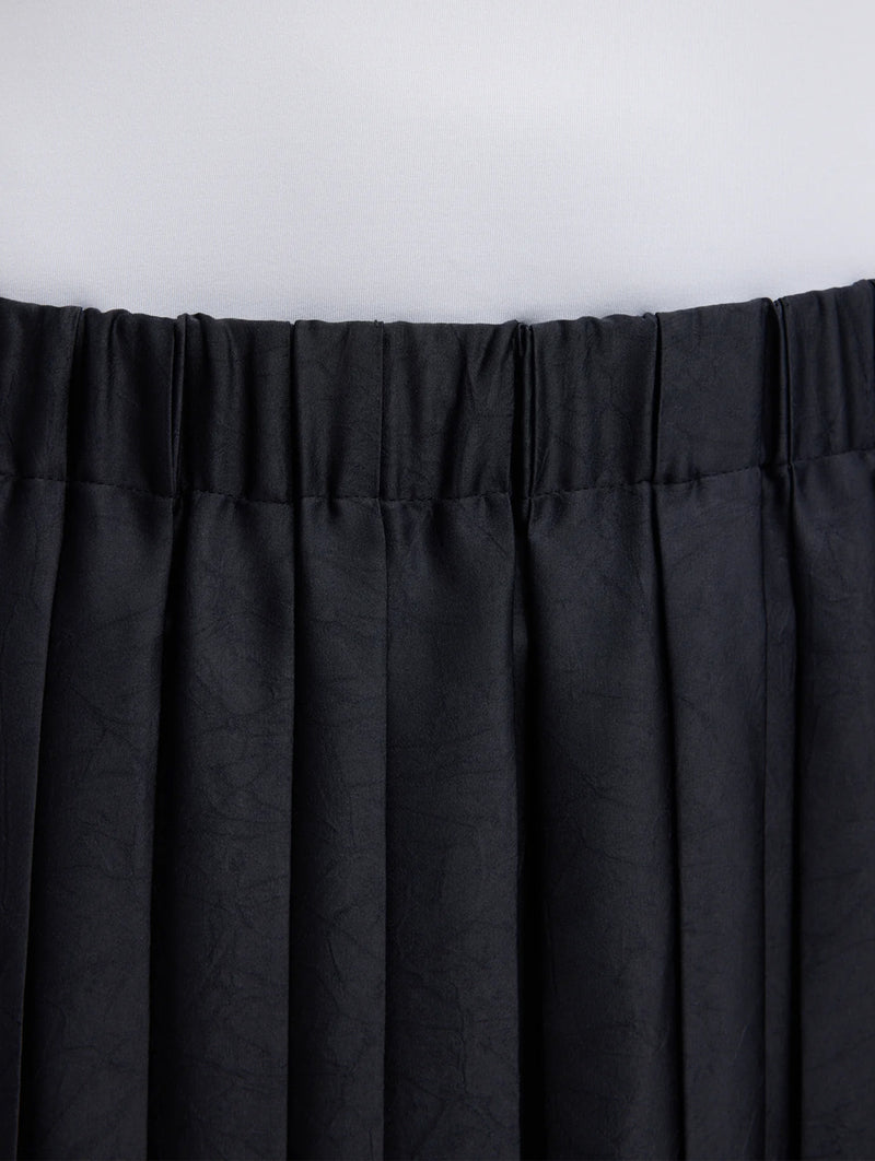 Feather Weight Pleated Pull On Skirt in Black
