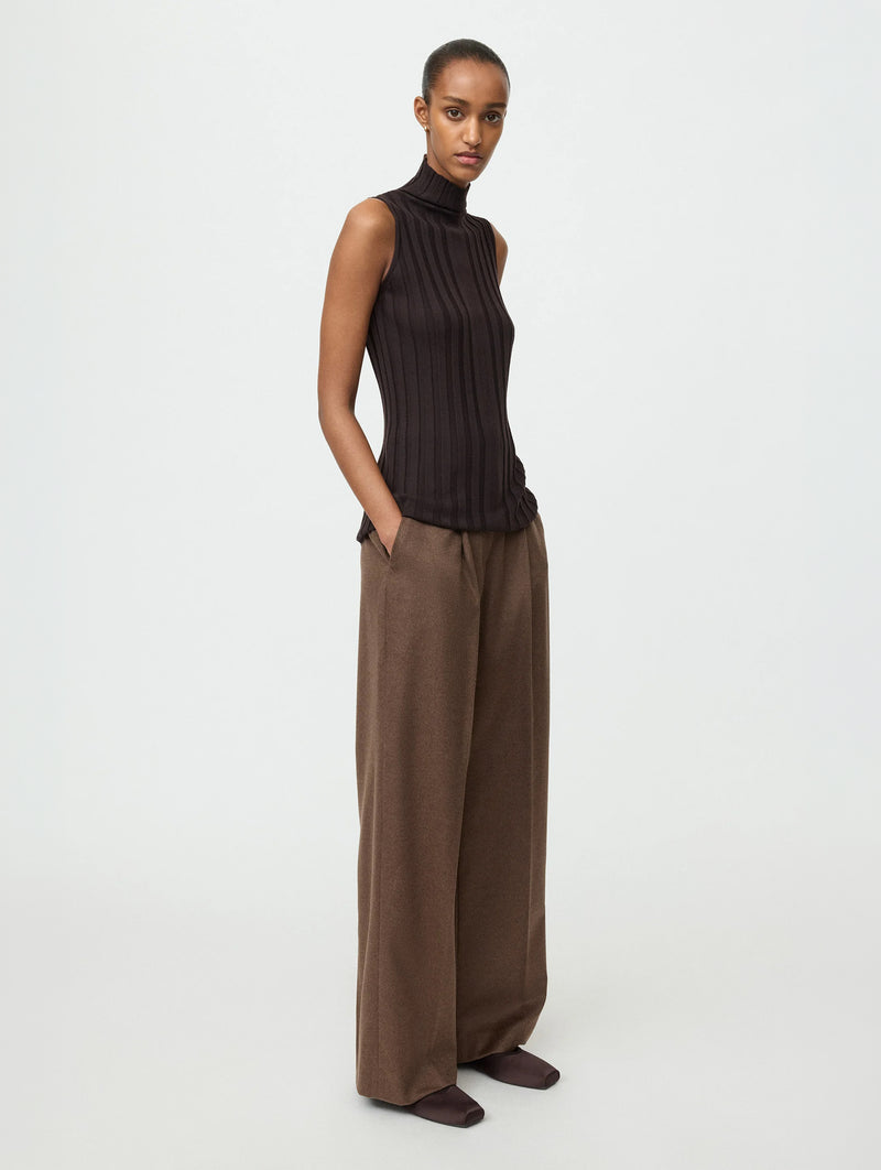 Featherlight Turtleneck Singlet in Mocha