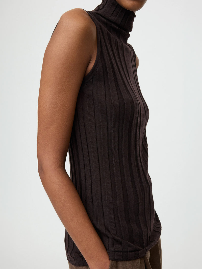Featherlight Turtleneck Singlet in Mocha