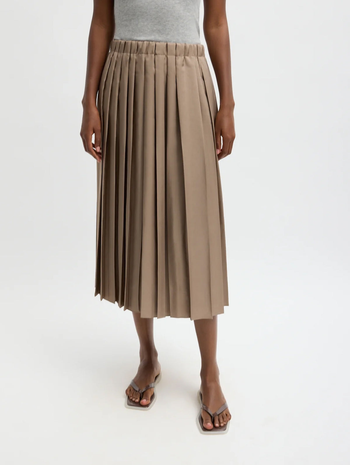 Feather weight Pleated Pull on Skirt in Latte