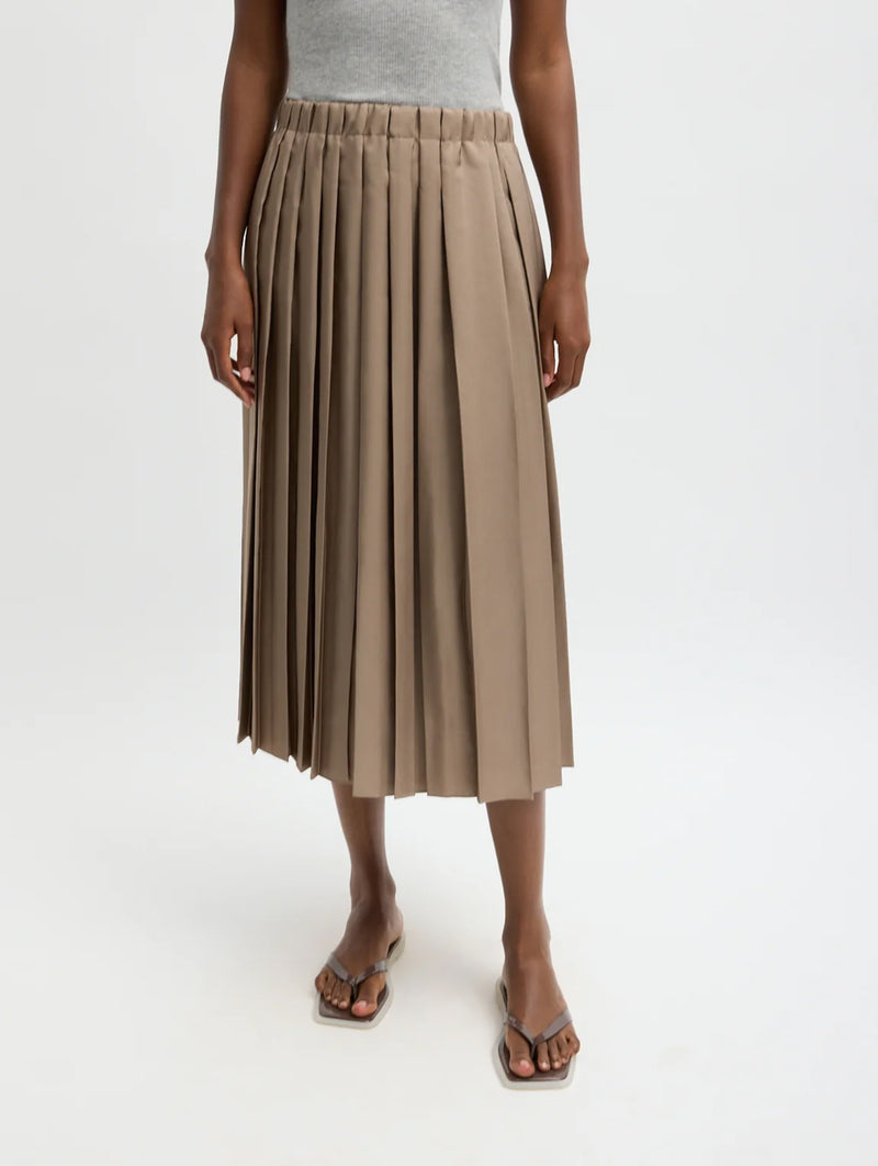 Feather weight Pleated Pull on Skirt in Latte