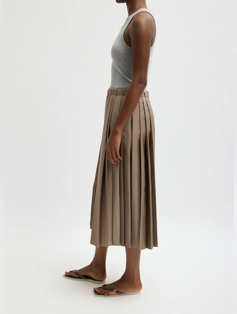 Feather weight Pleated Pull on Skirt in Latte