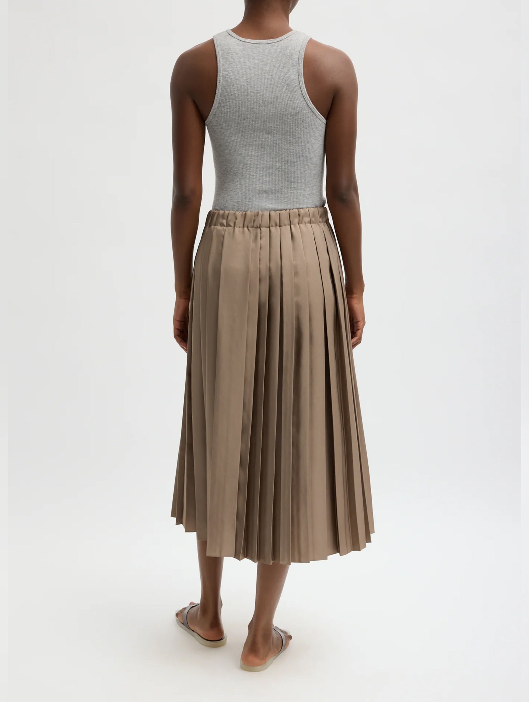 Feather weight Pleated Pull on Skirt in Latte