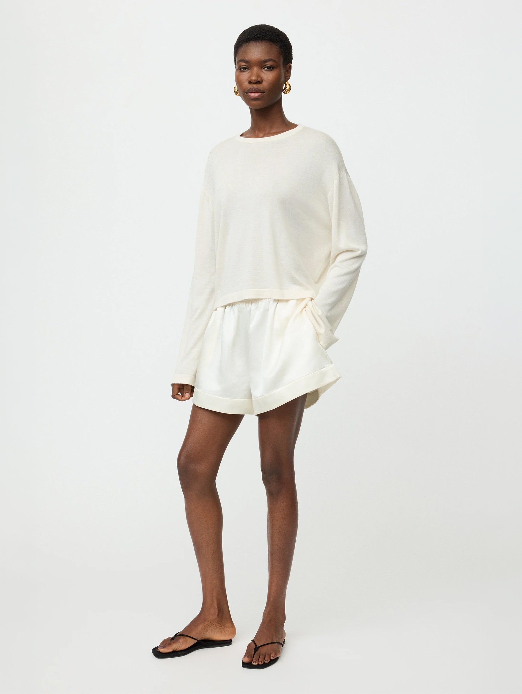 Fine Knit Cashmere Crewneck in Feather White