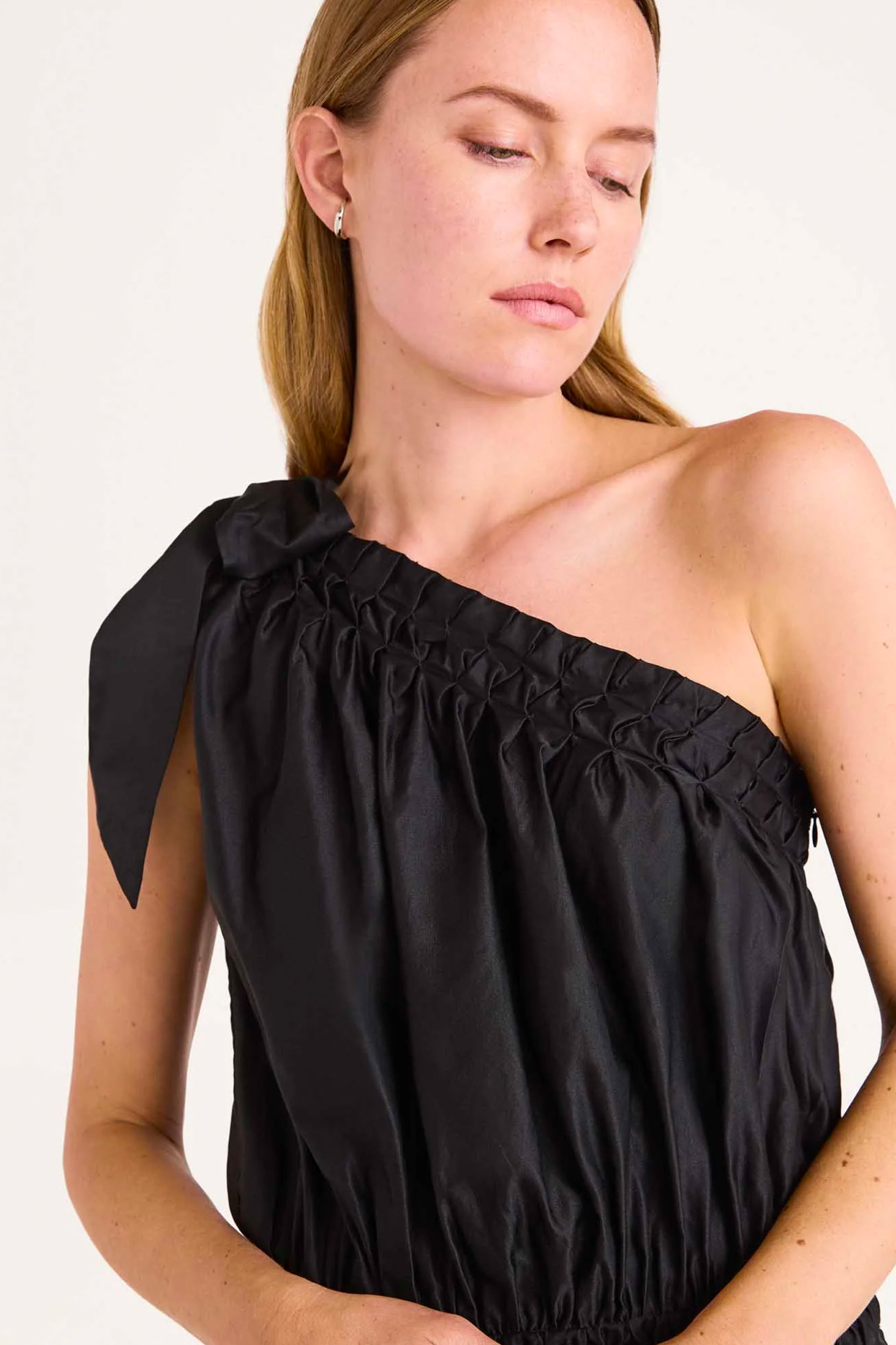 Fleur Asymmetric Dress in Black