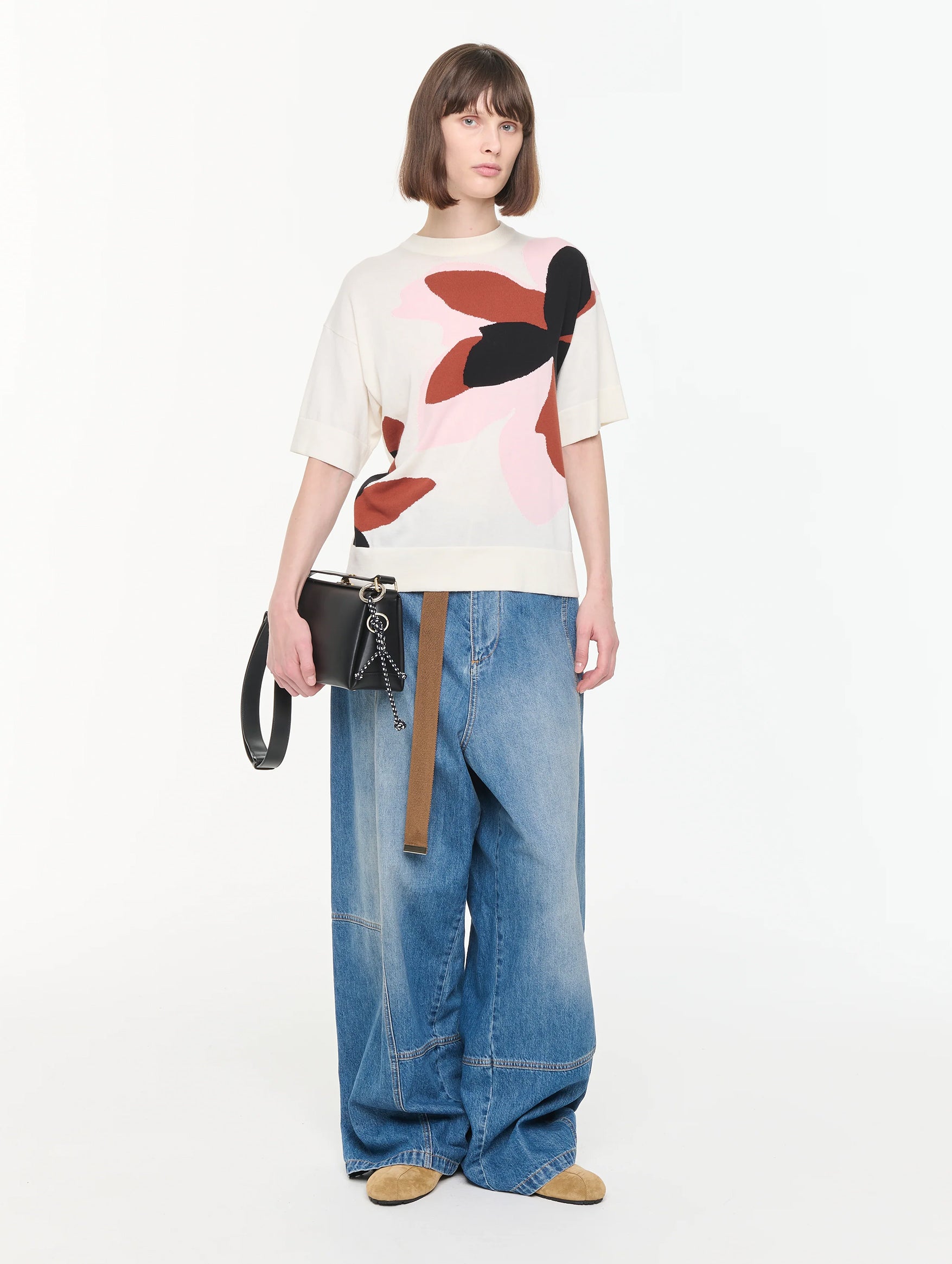 Intarsia Short Sleeve Knit in White Floral