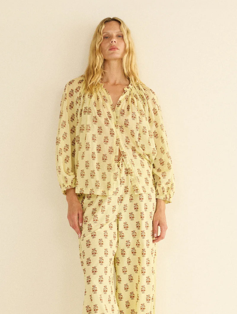 Jonie Top in Dandelion Grove
