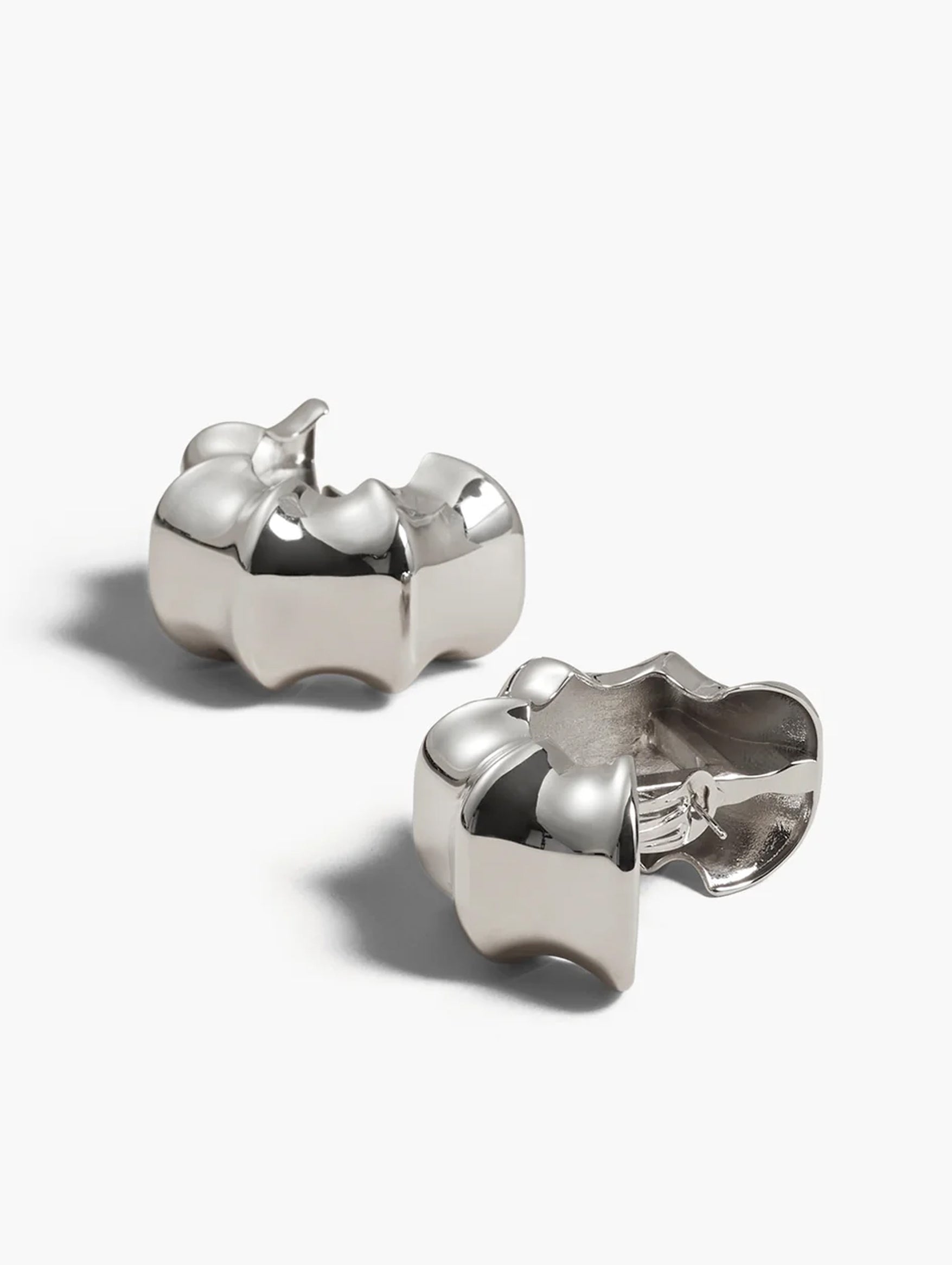 The Medium Julius Loop Earrings in Silver